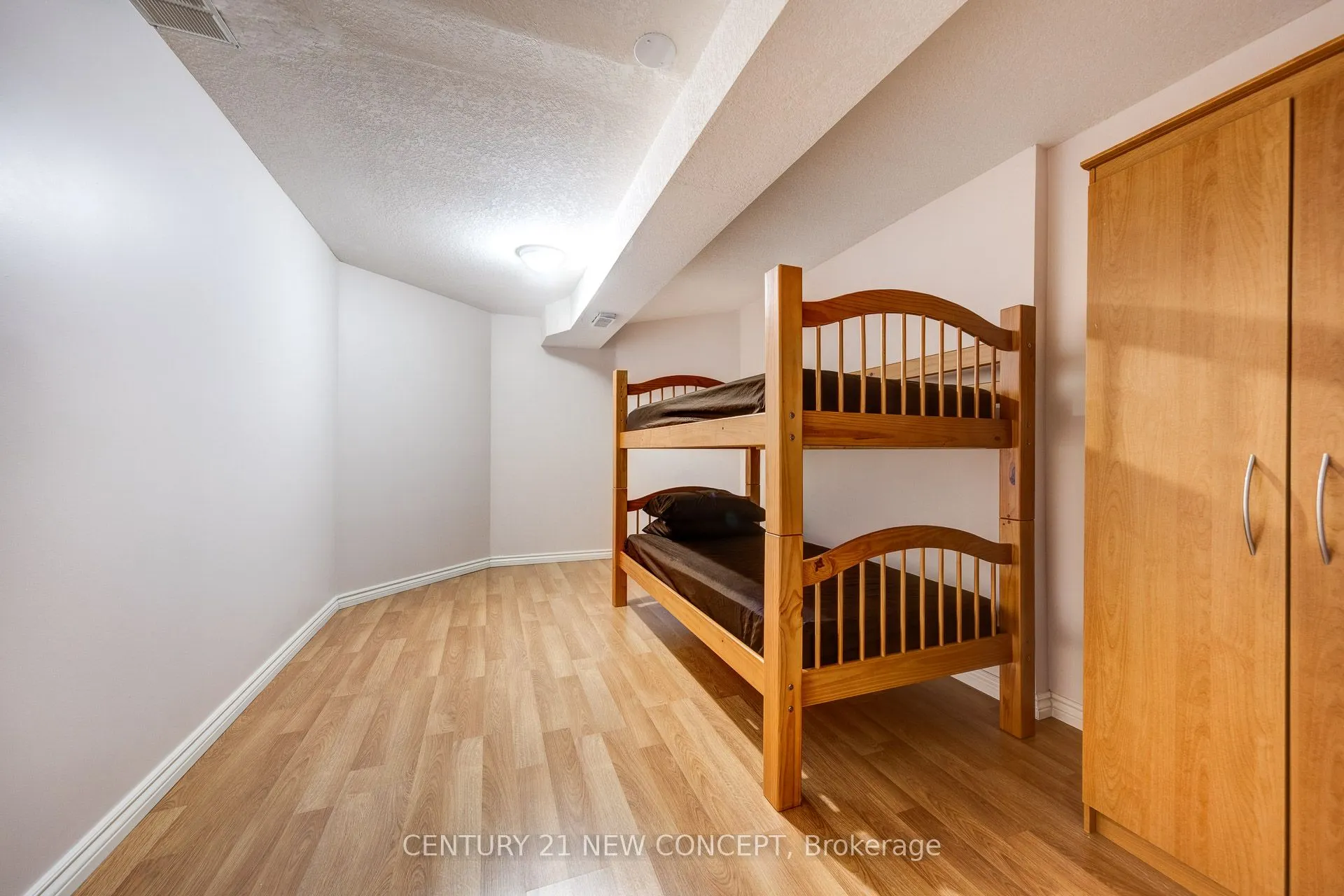 47 Coopershawk Street