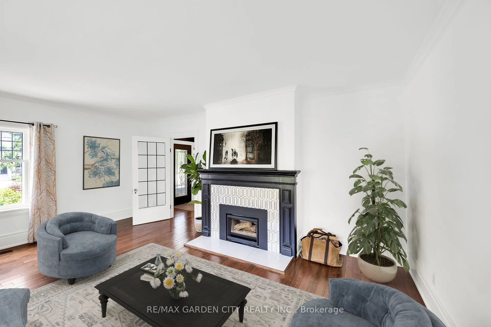 14 ROBINSON Street S