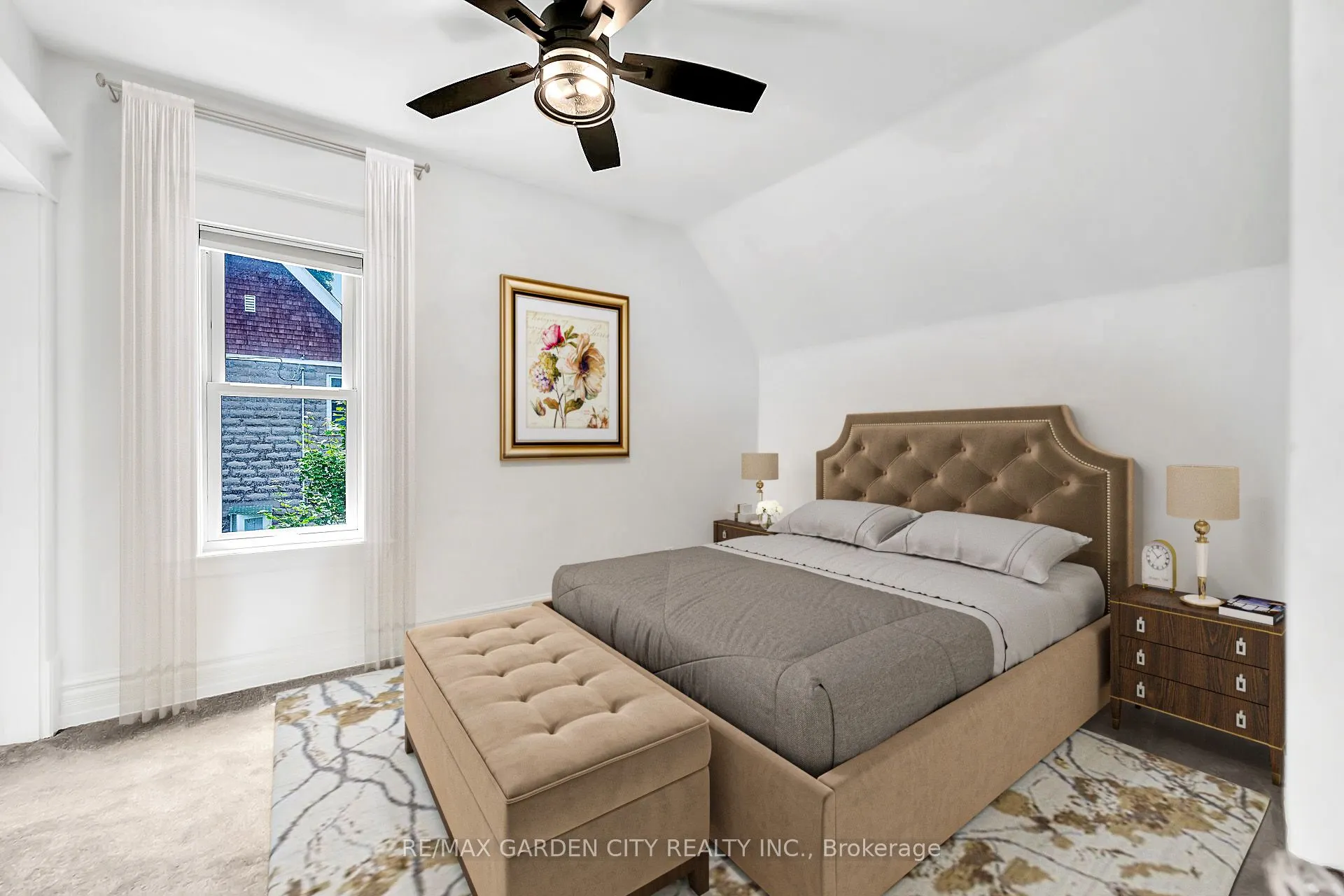 14 ROBINSON Street S