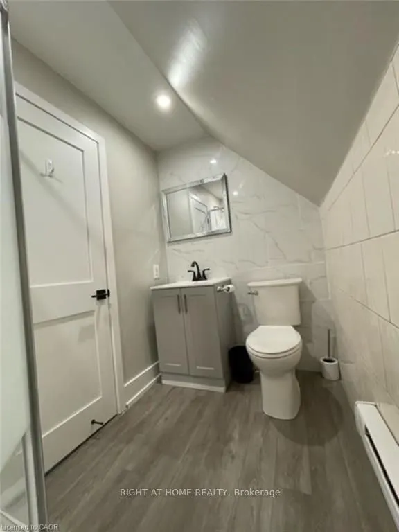 526 King Street E, #4