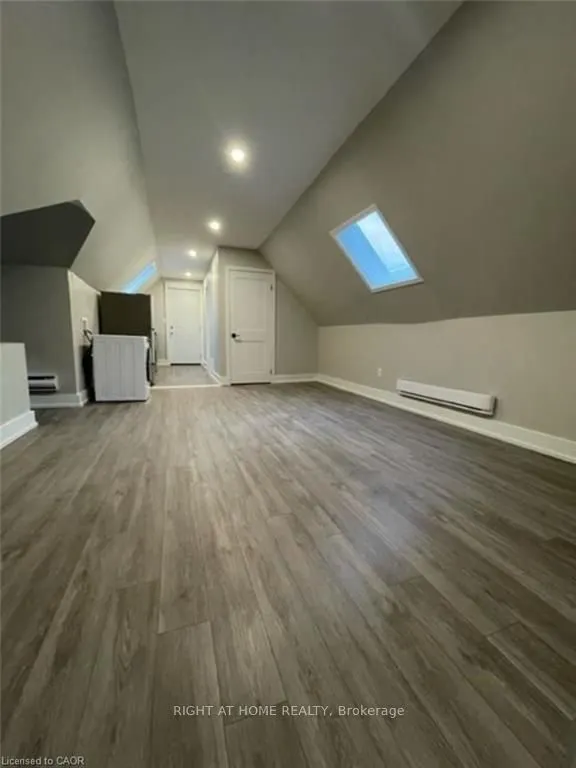 526 King Street E, #4