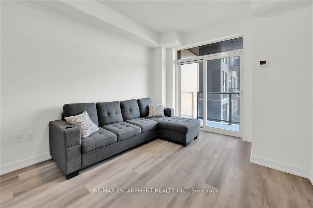 470 Dundas Street E, #416