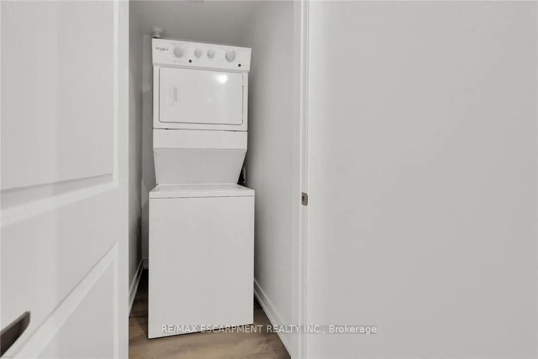 470 Dundas Street E, #416