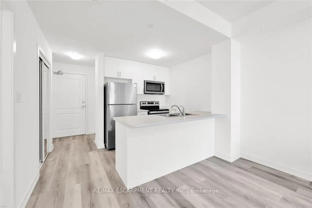 470 Dundas Street E, #416