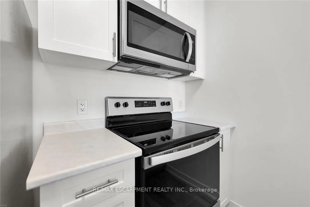 470 Dundas Street E, #416