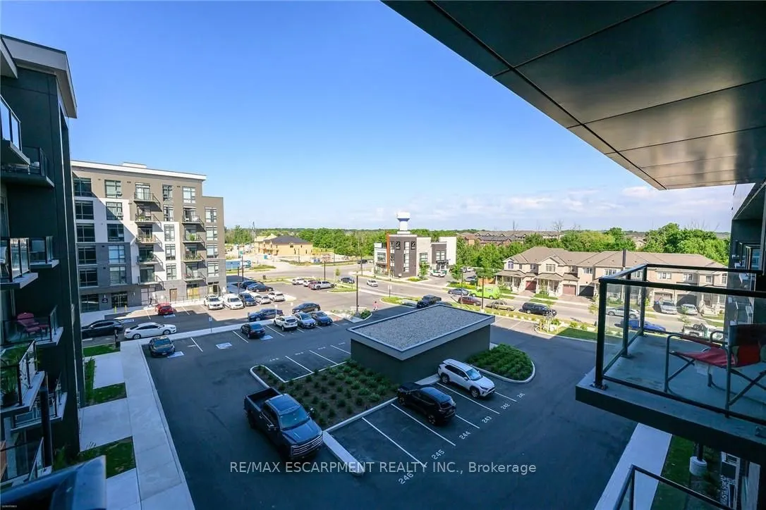 470 Dundas Street E, #416