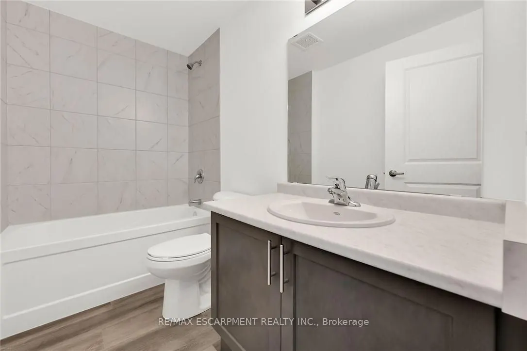 470 Dundas Street E, #416