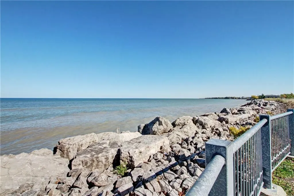 125 Shoreview Place, #219