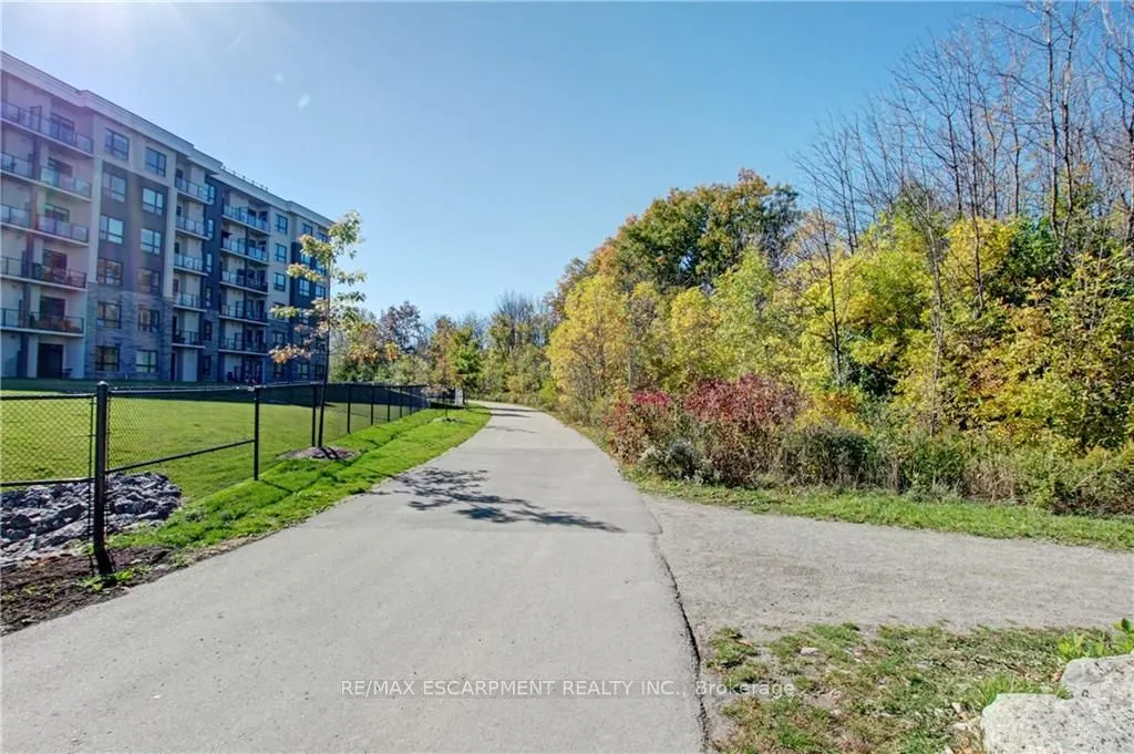 125 Shoreview Place, #219