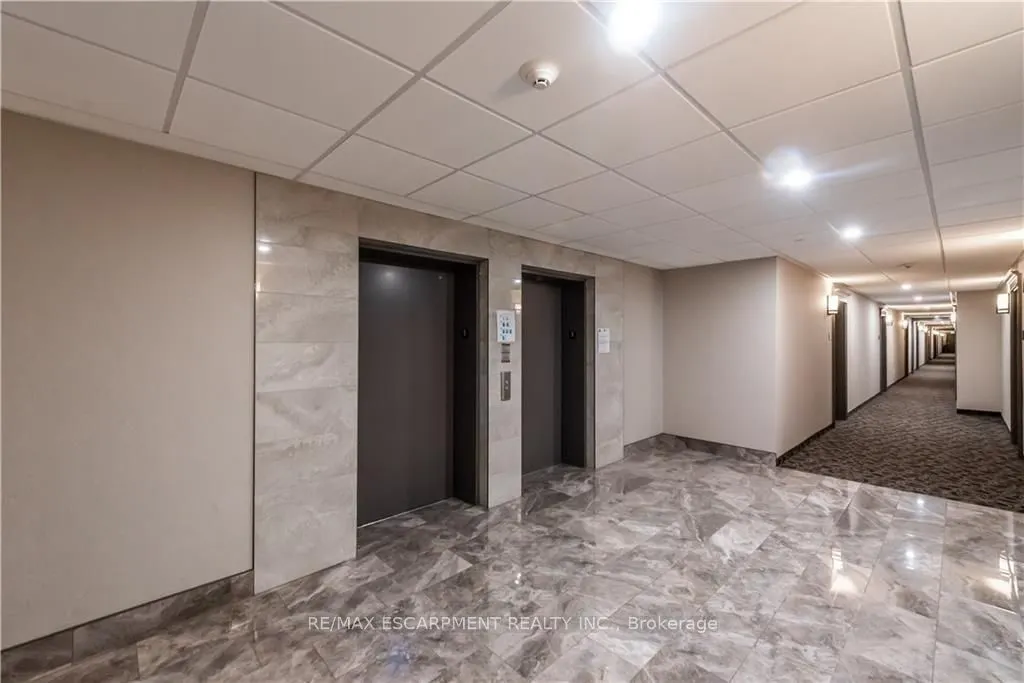 125 Shoreview Place, #219