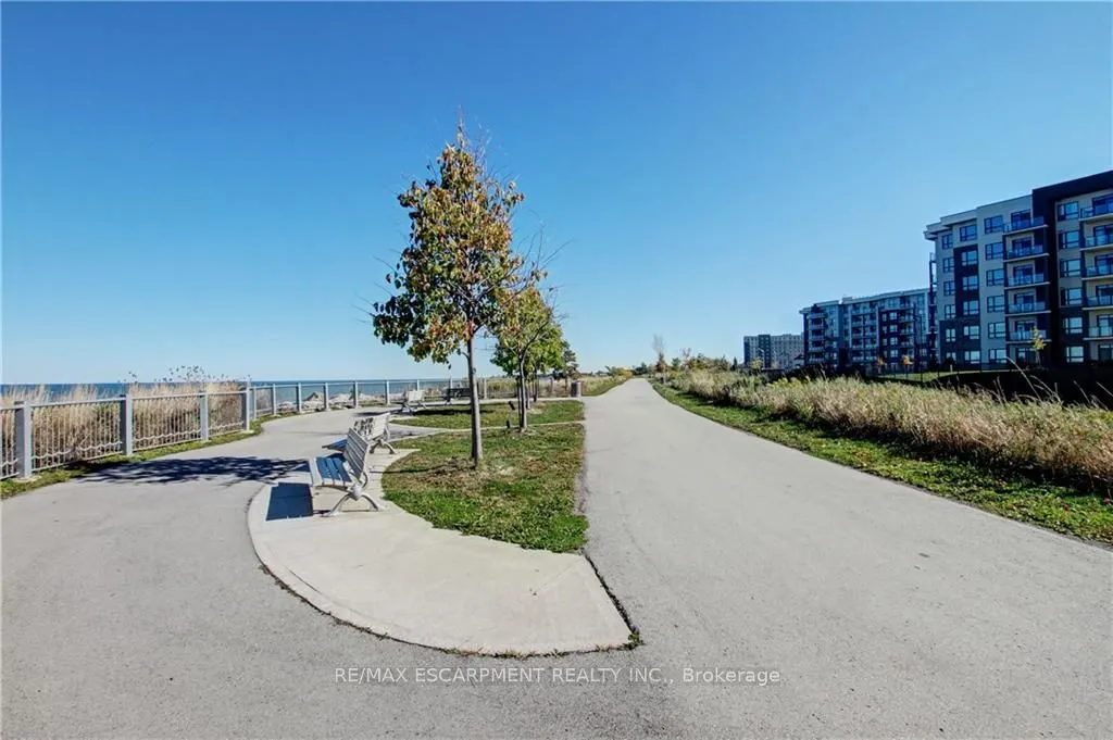 125 Shoreview Place, #219