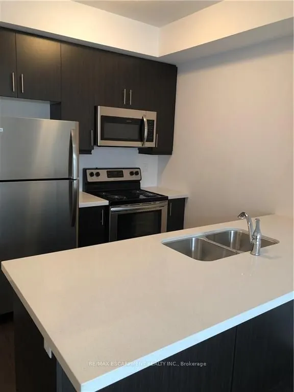 125 Shoreview Place, #219