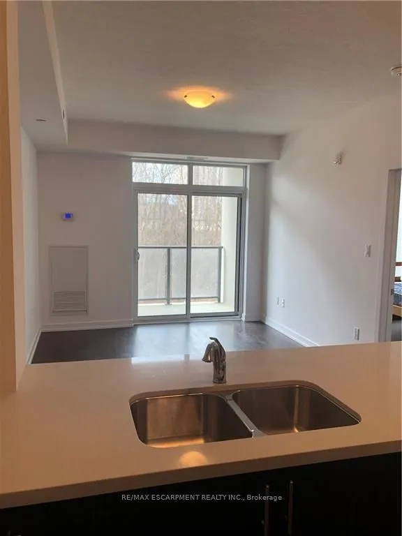 125 Shoreview Place, #219