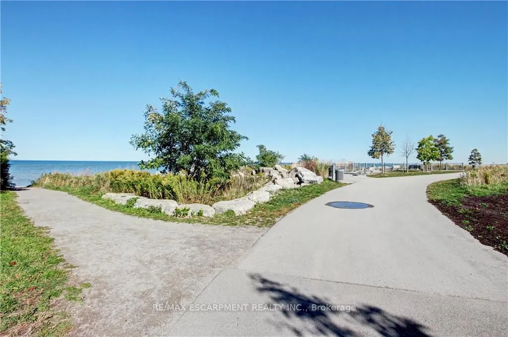 125 Shoreview Place, #219