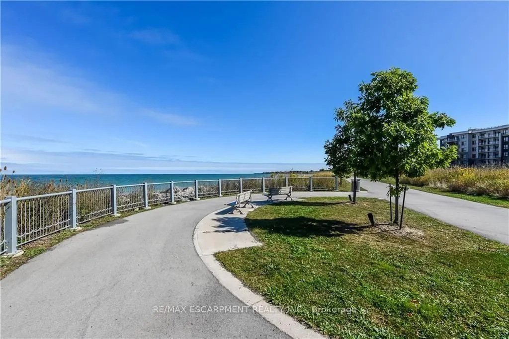 125 Shoreview Place, #219