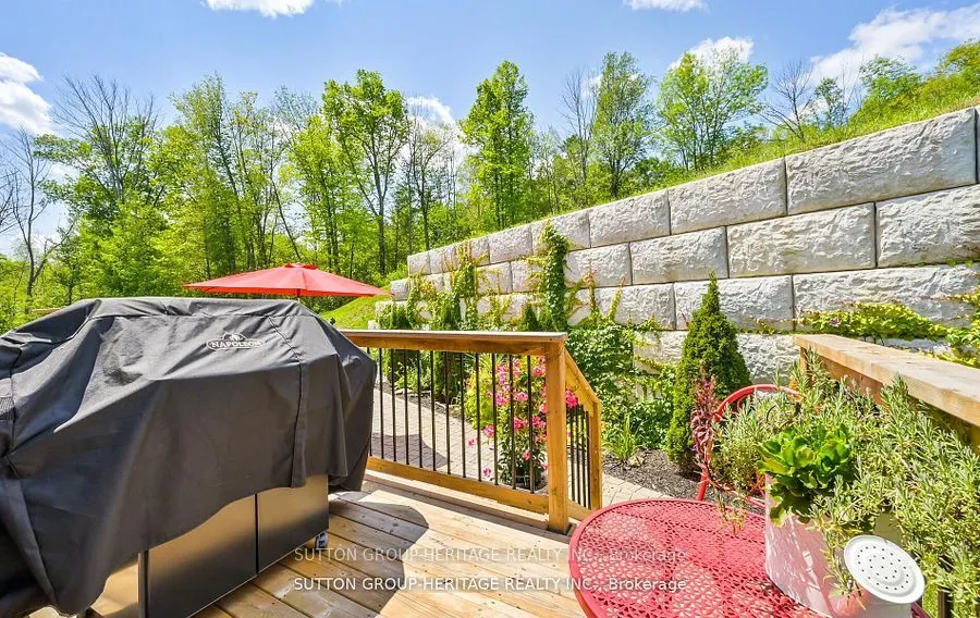 70 Percy Street, #27