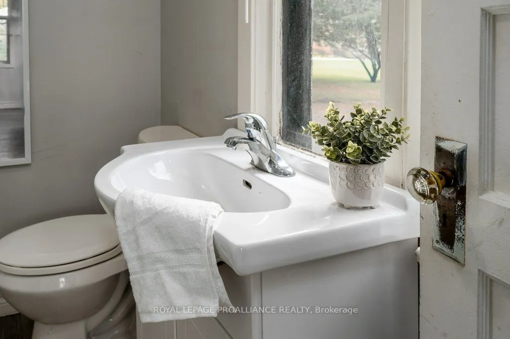 21901 Loyalist Parkway