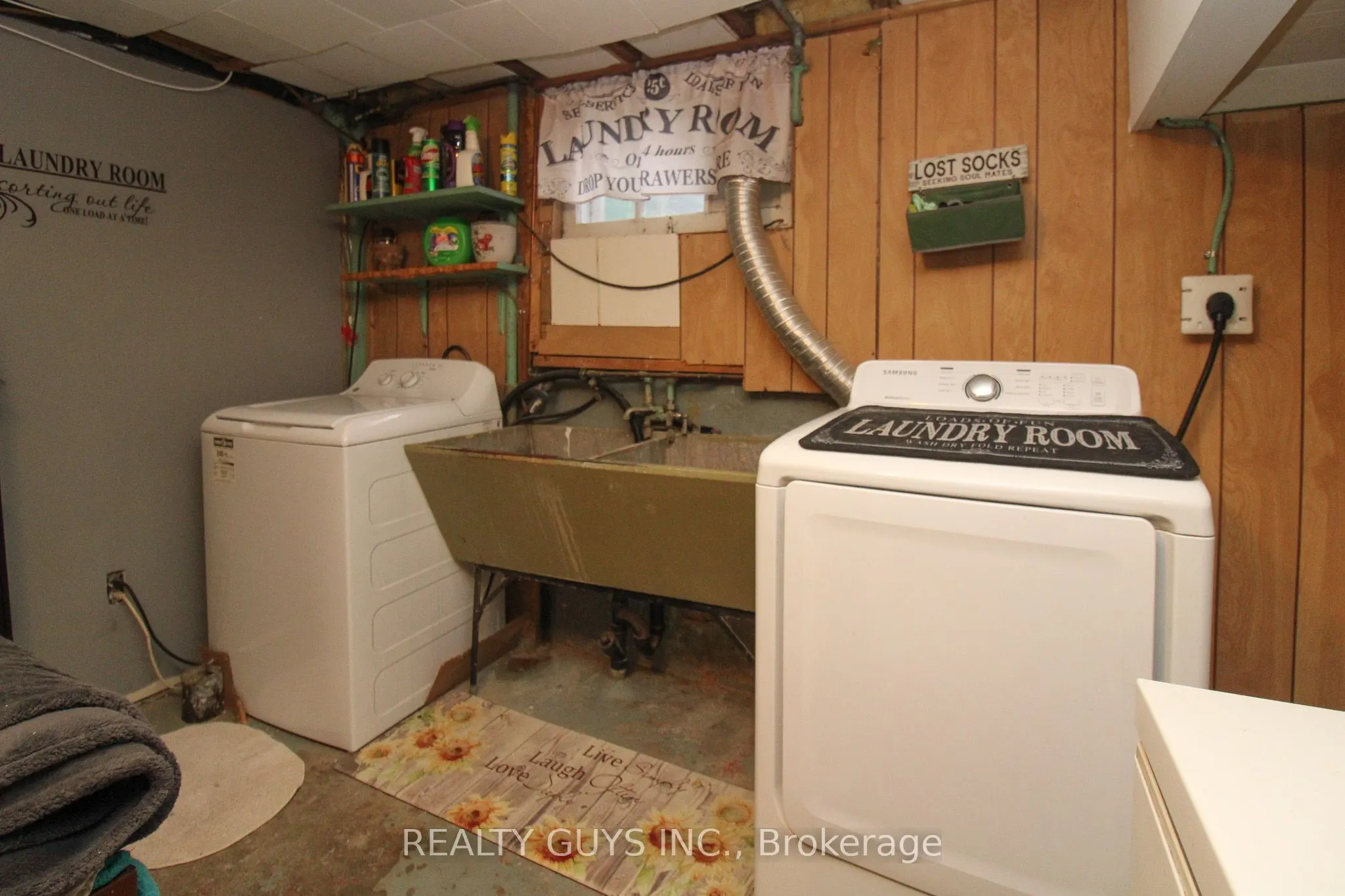 502 Wellington Street