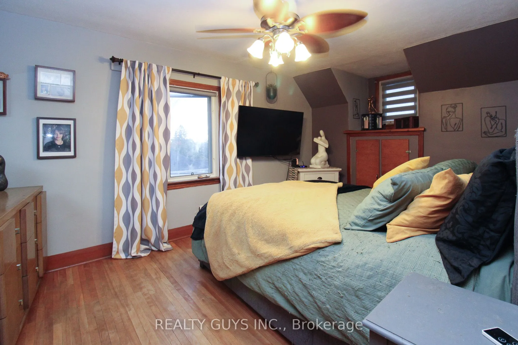 502 Wellington Street