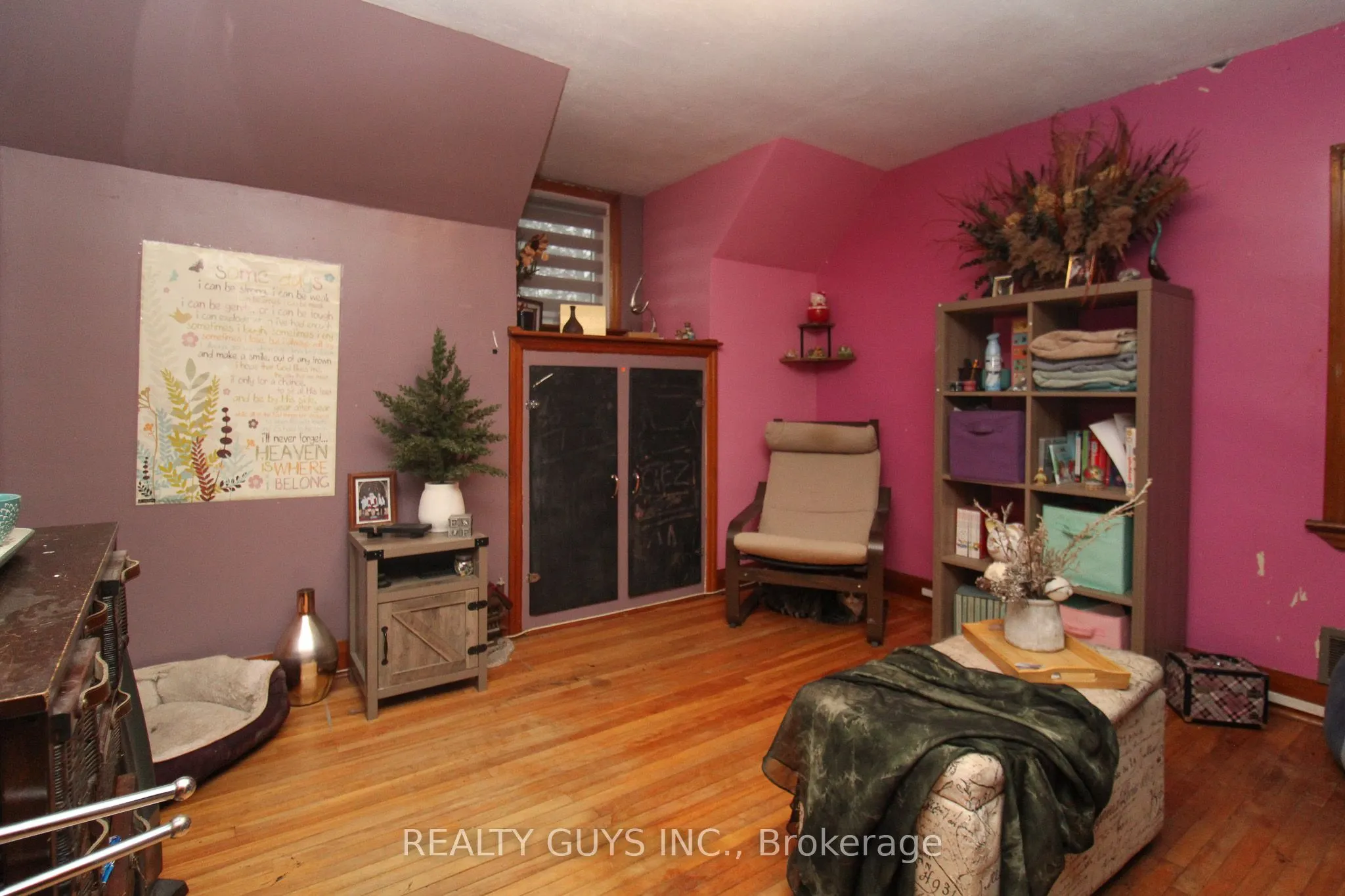 502 Wellington Street