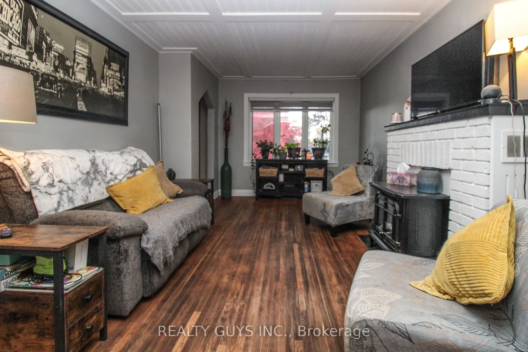 502 Wellington Street