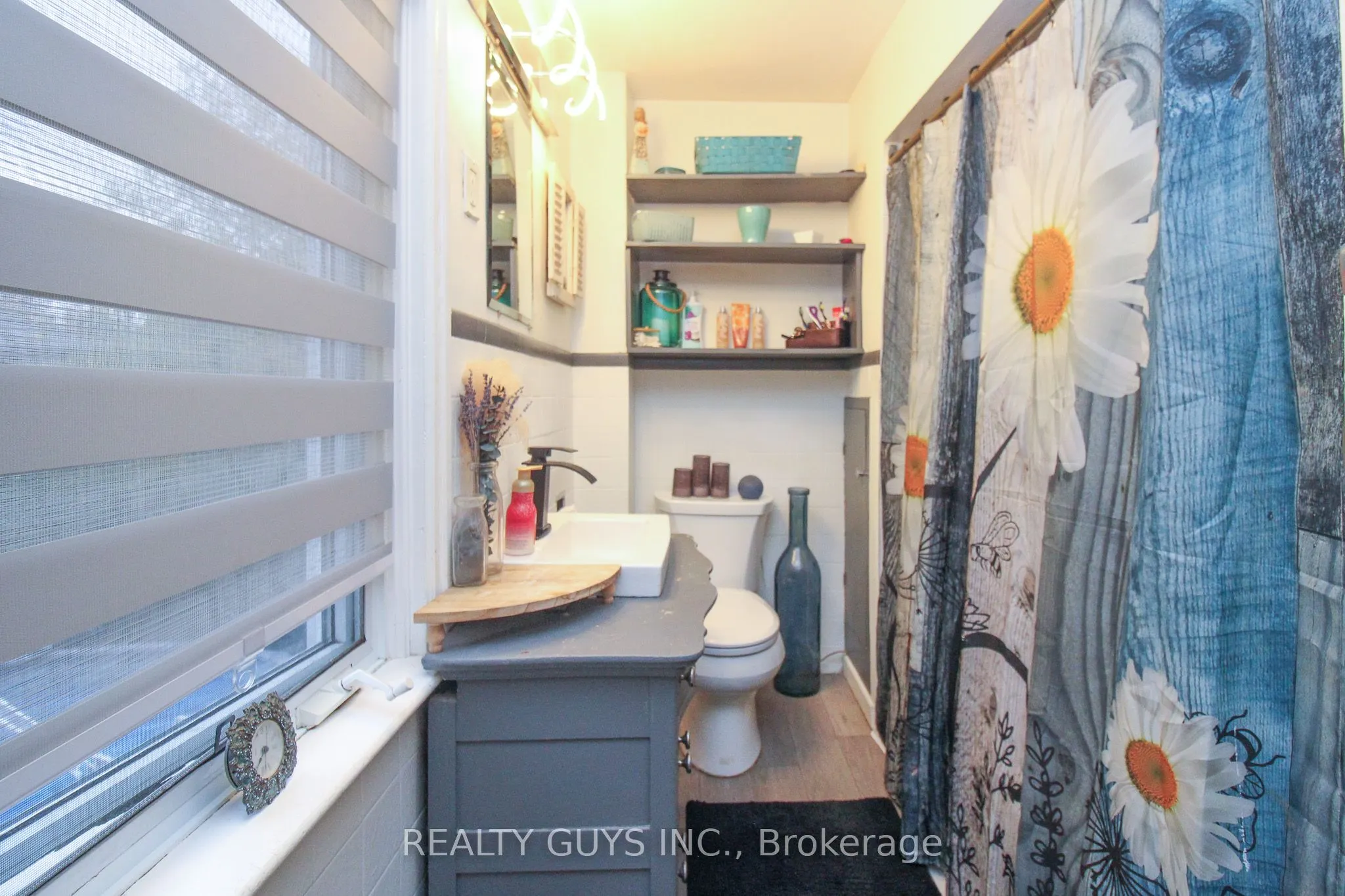 502 Wellington Street