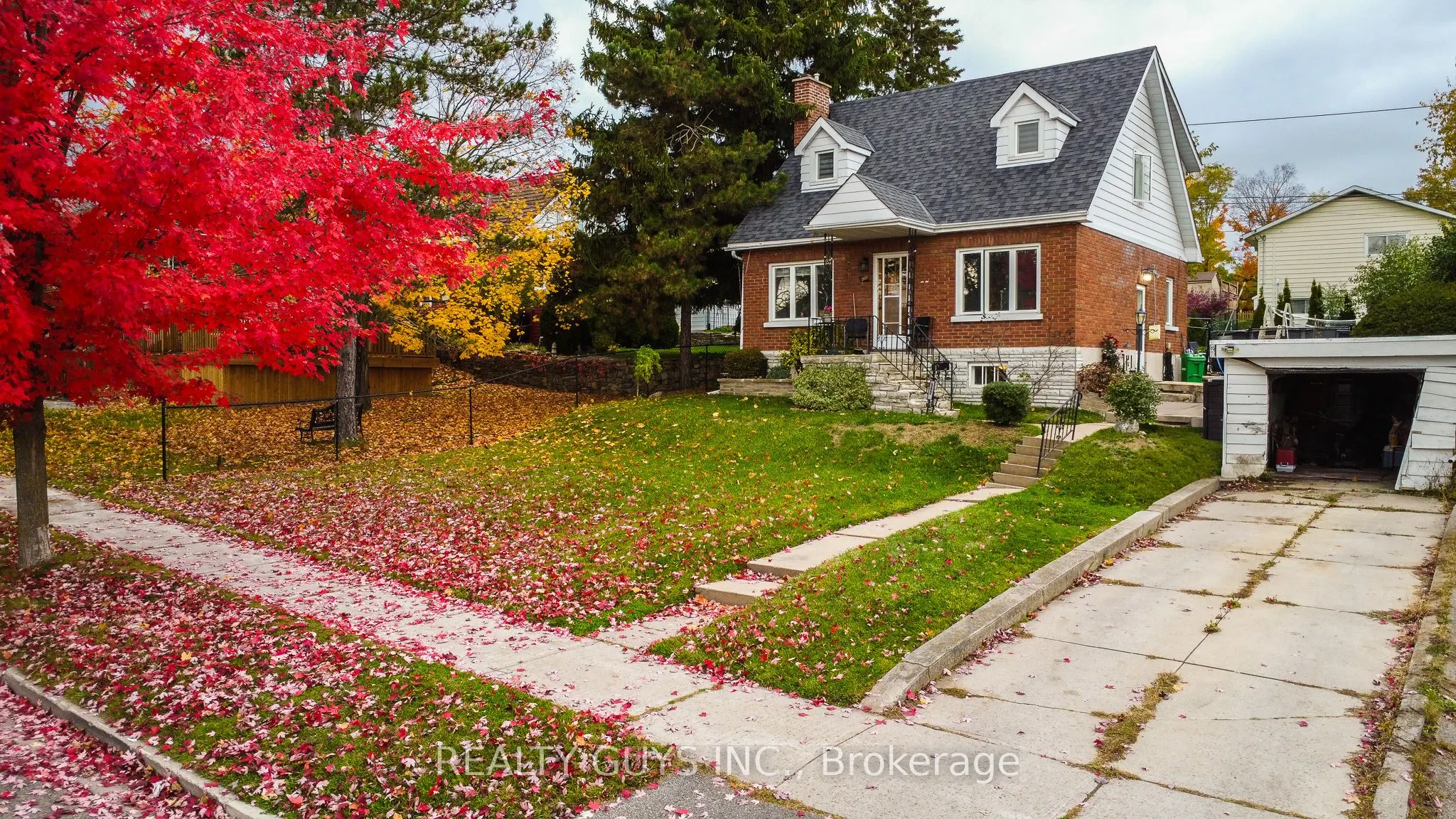 502 Wellington Street