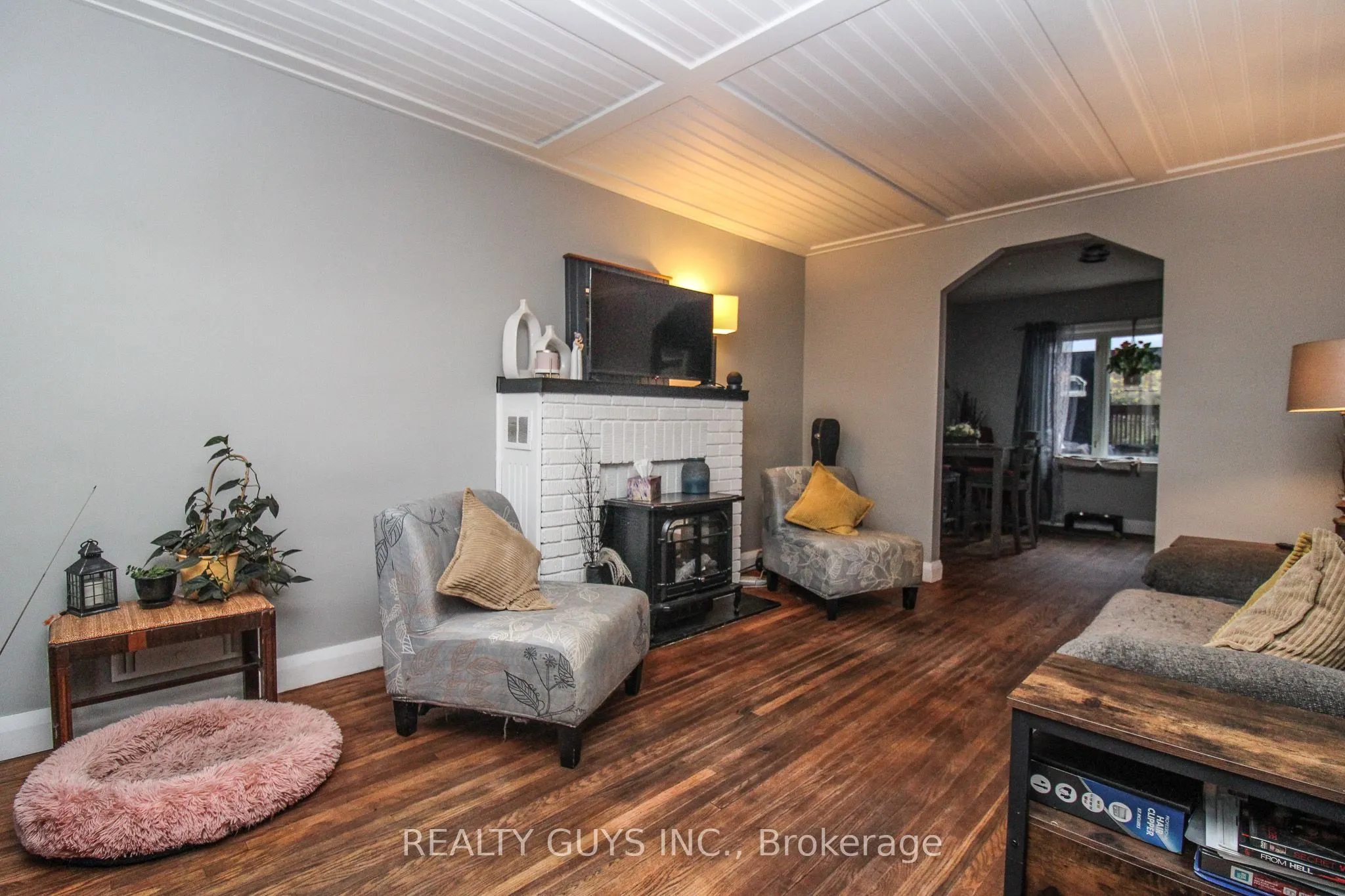 502 Wellington Street