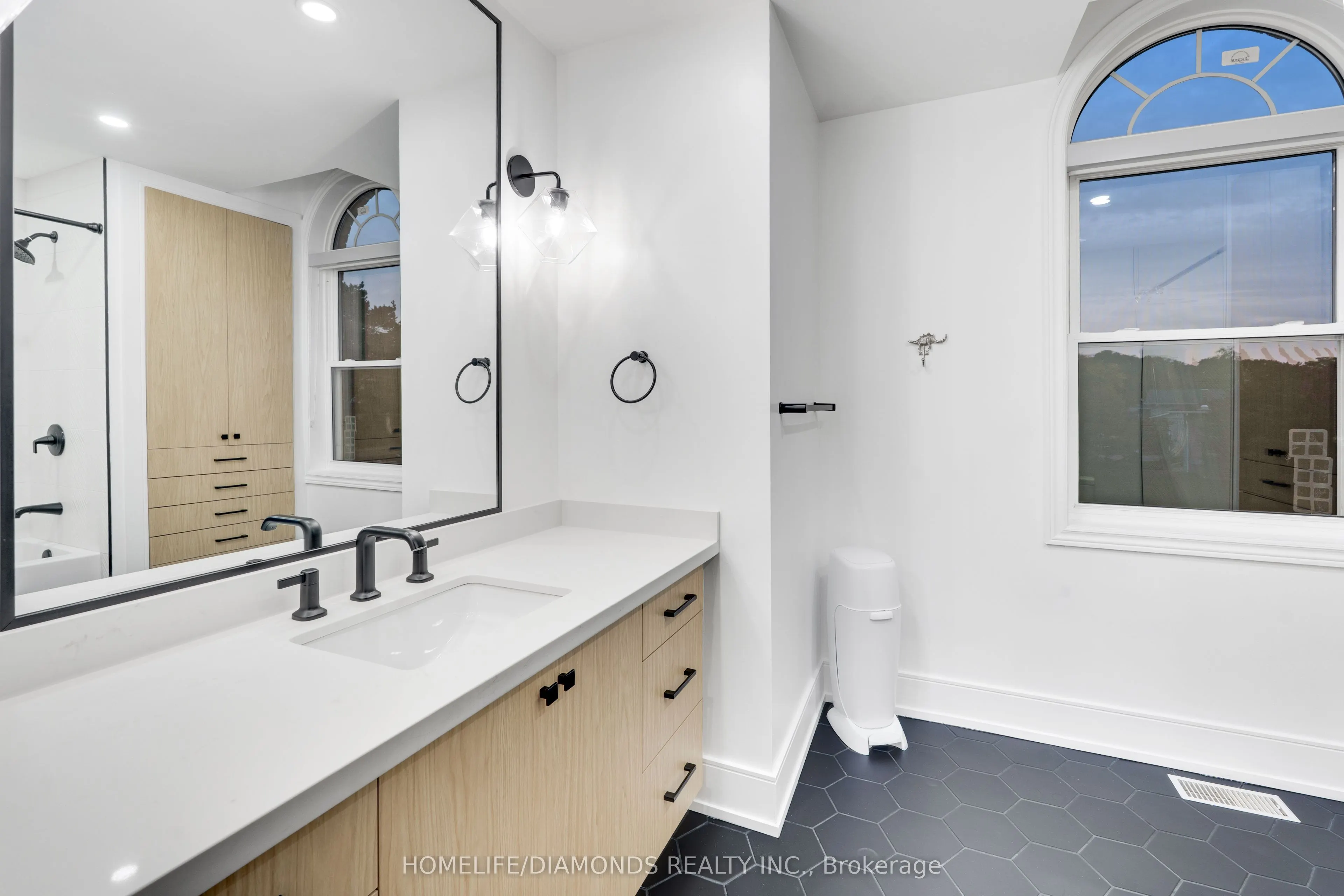 47 RIDGE POINT Drive