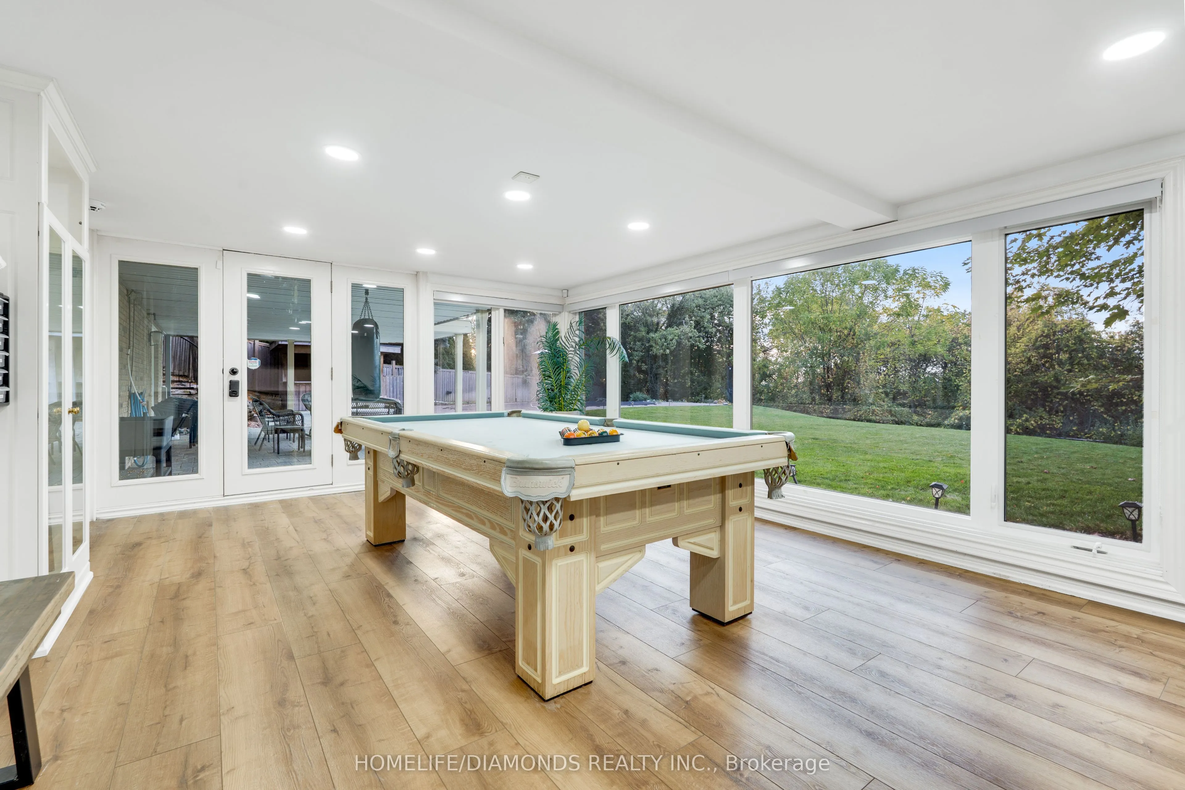 47 RIDGE POINT Drive