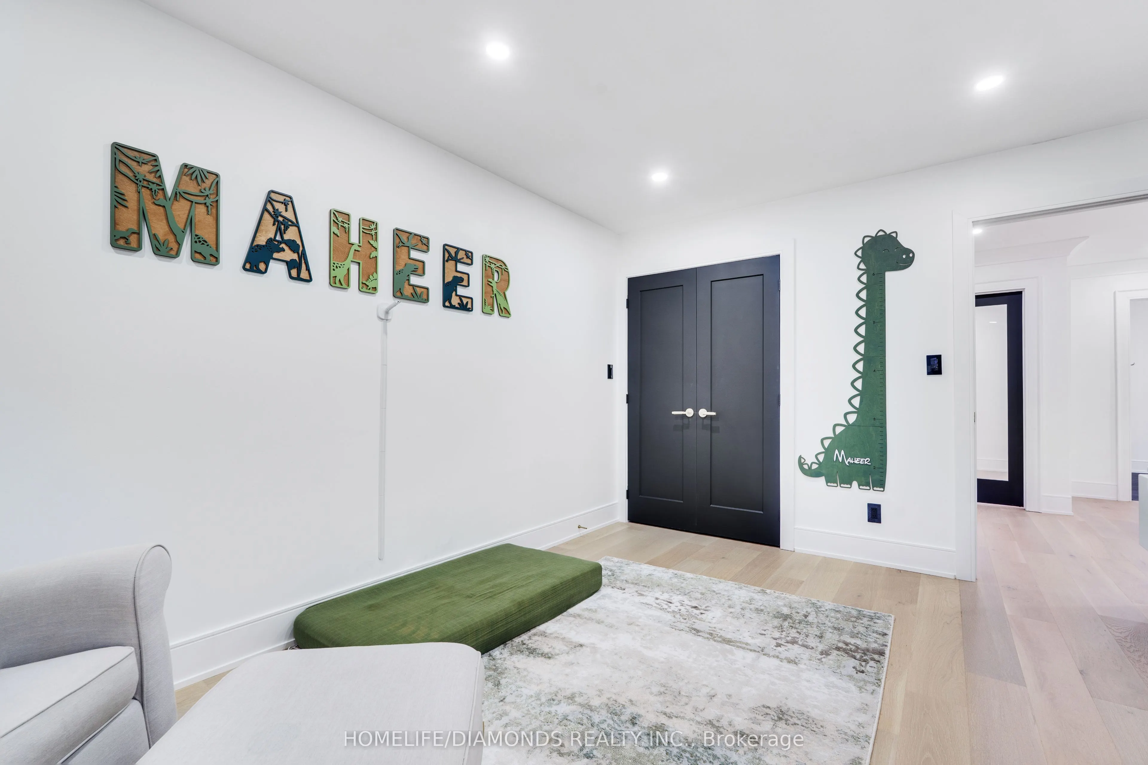 47 RIDGE POINT Drive