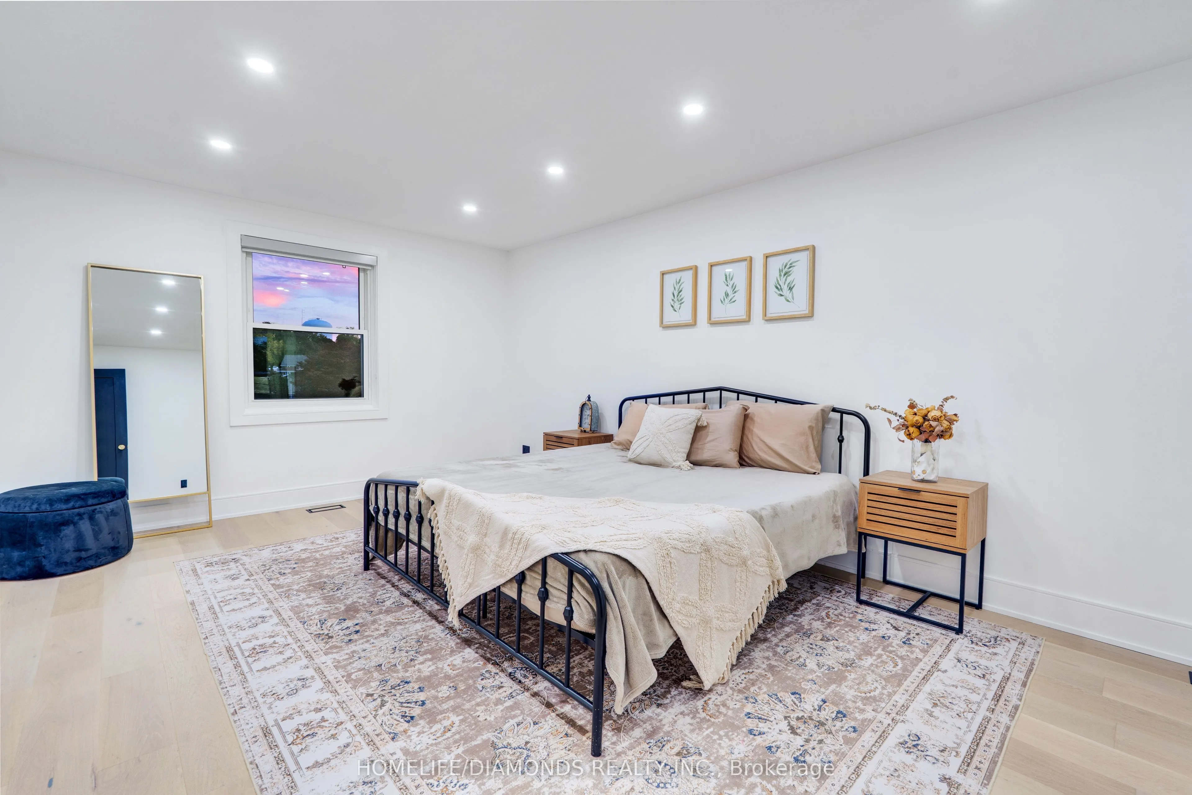 47 RIDGE POINT Drive