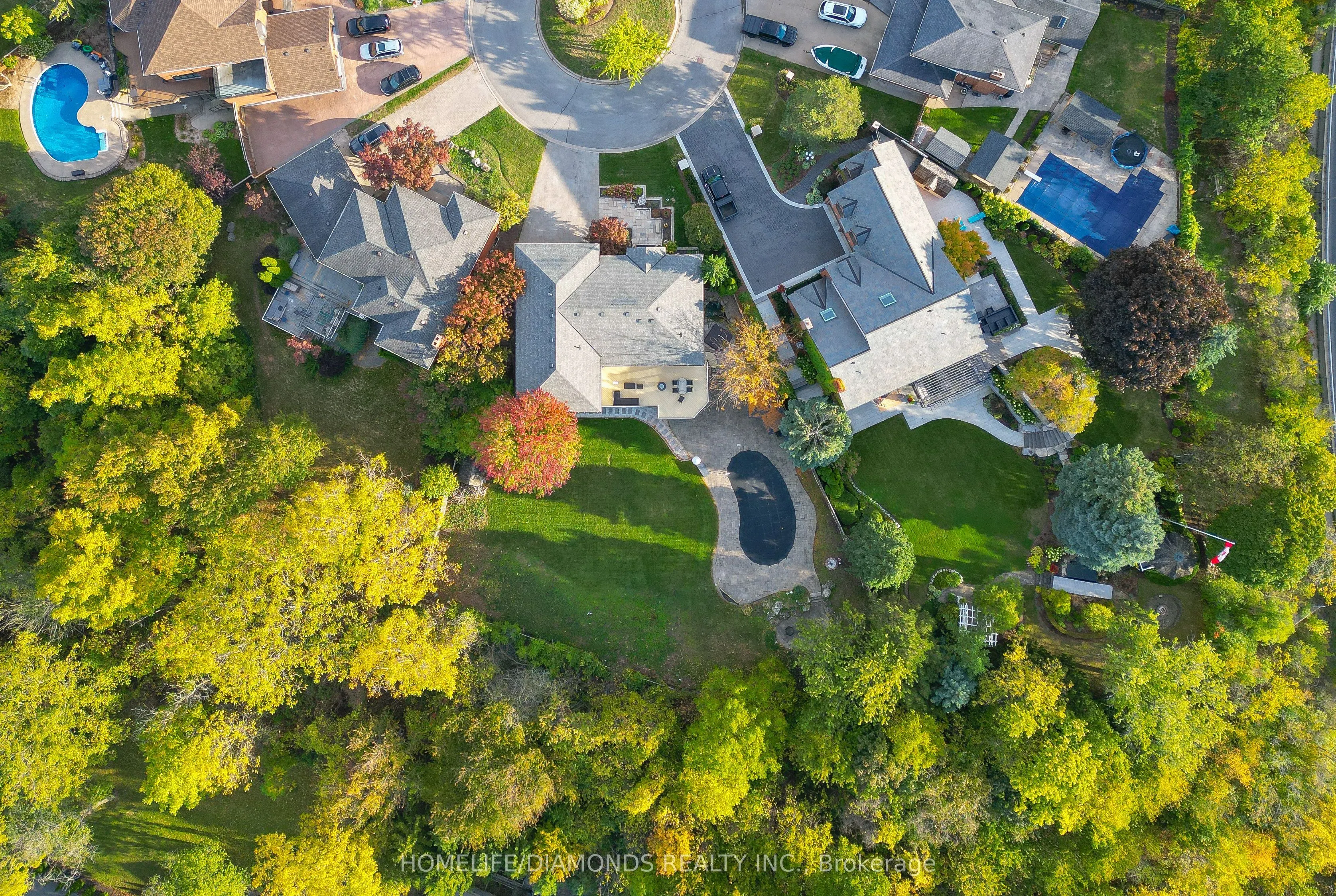 47 RIDGE POINT Drive