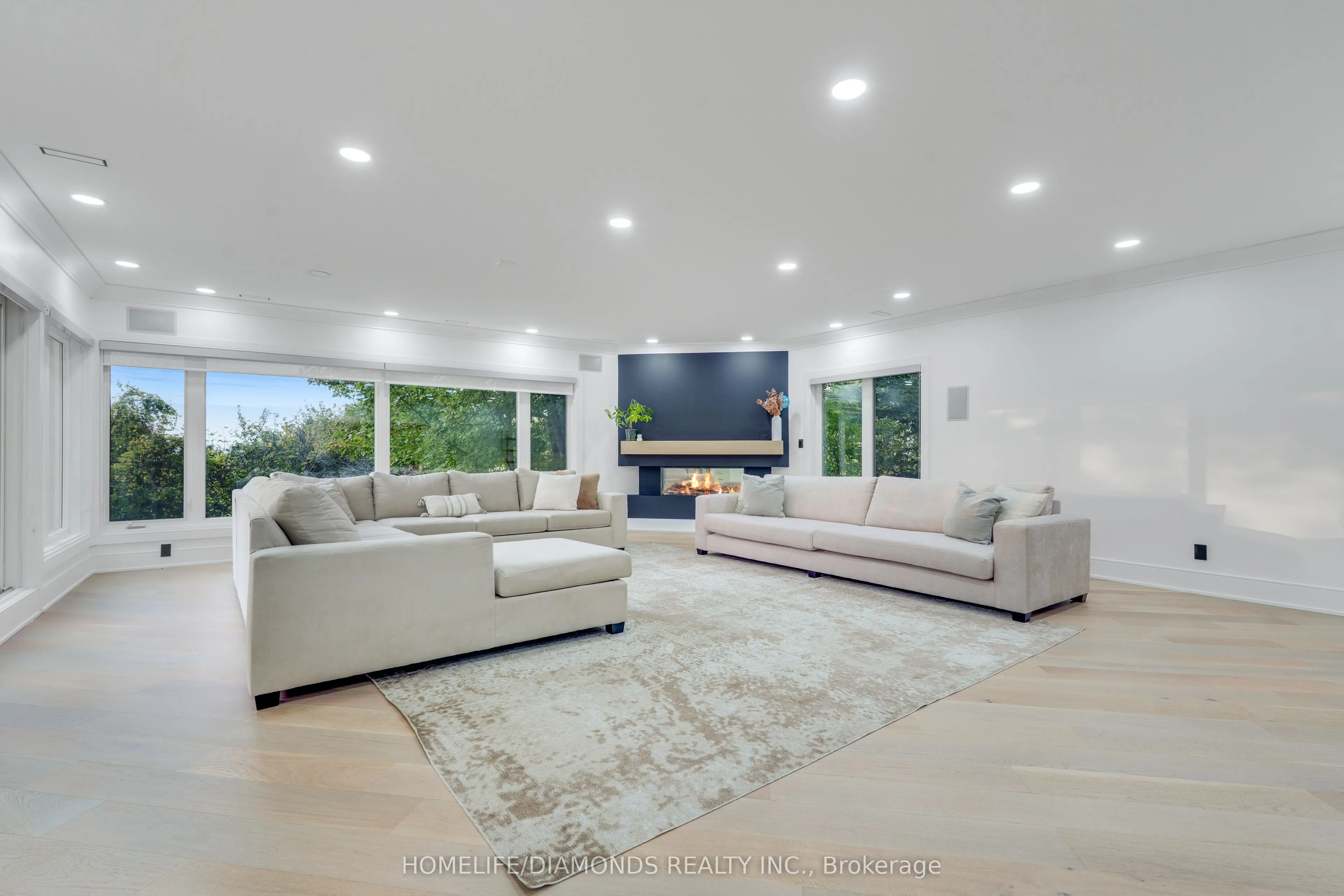 47 RIDGE POINT Drive