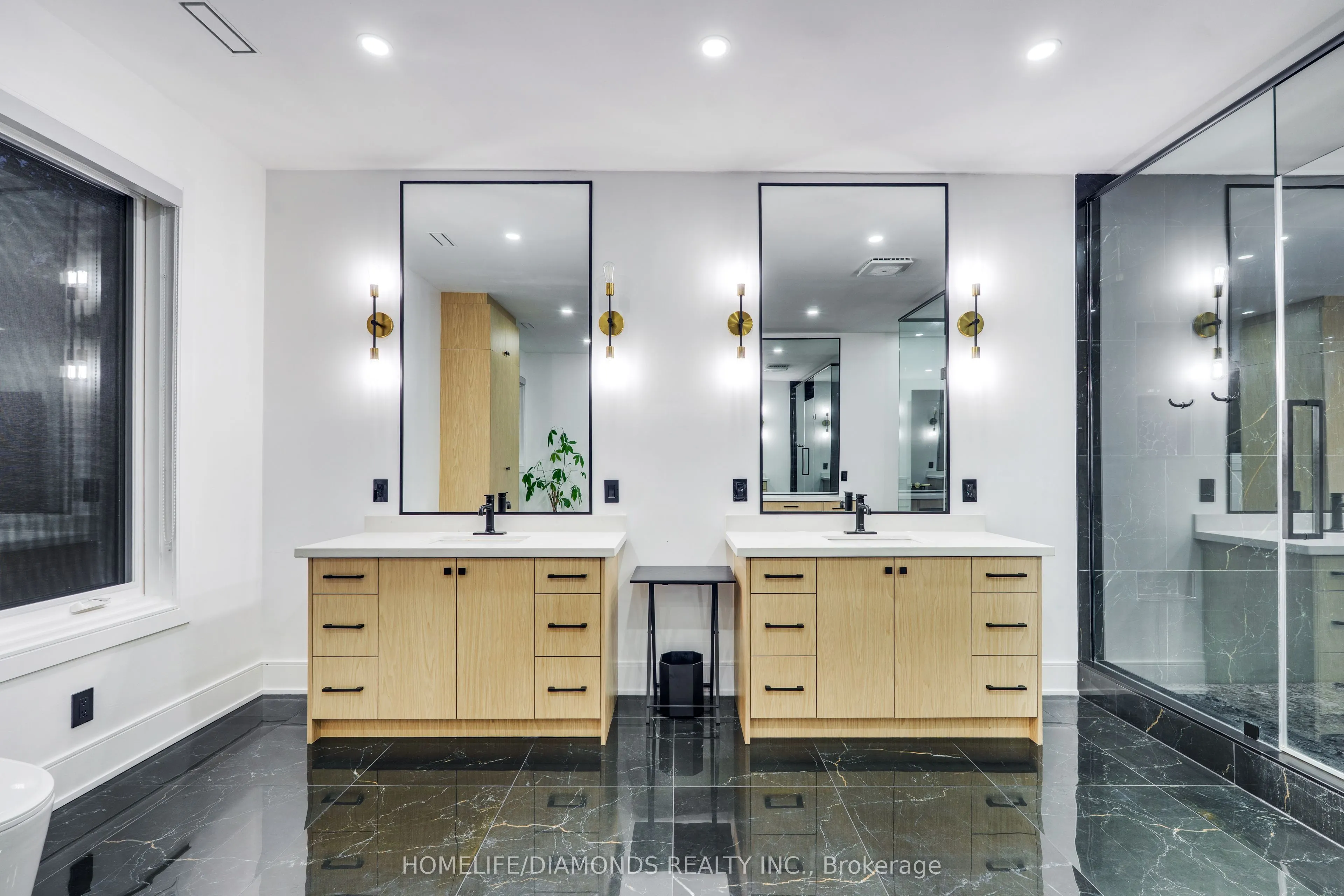 47 RIDGE POINT Drive