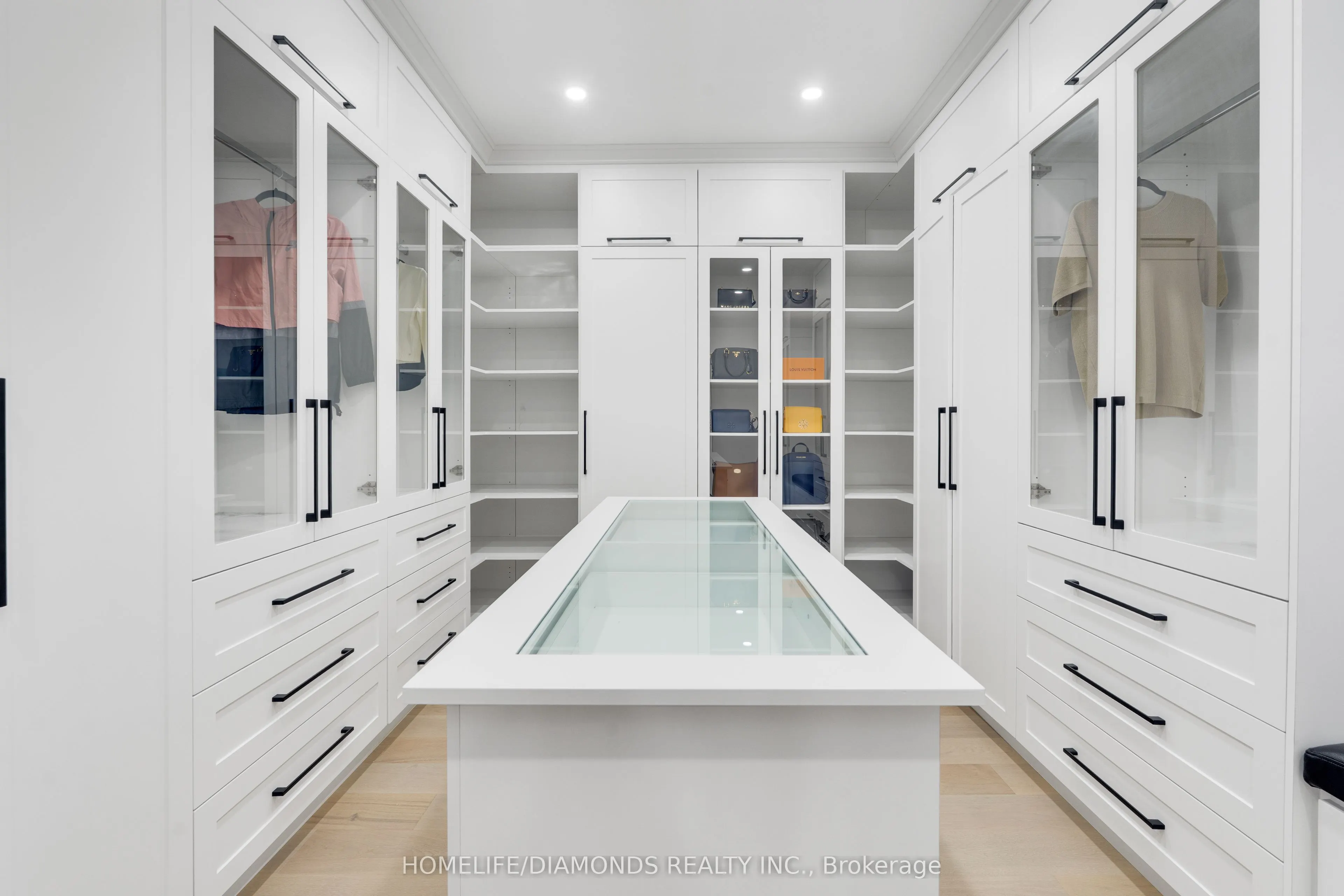 47 RIDGE POINT Drive