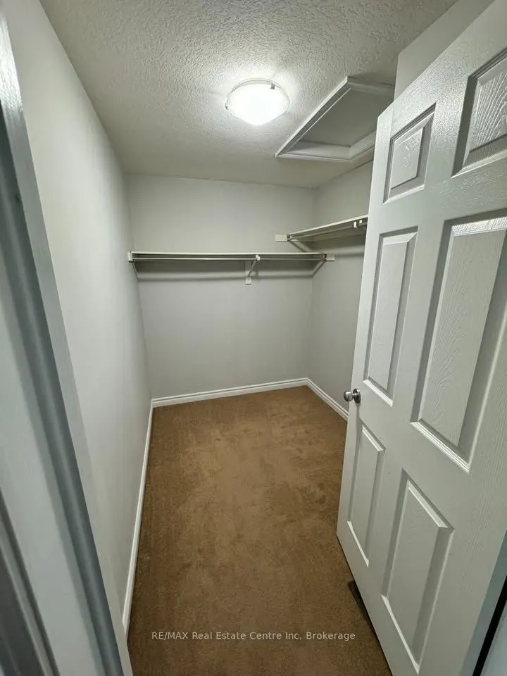 76 Clough Crescent, #UPPER