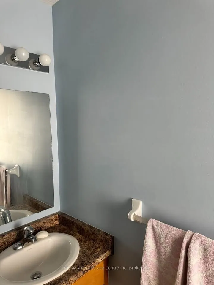 76 Clough Crescent, #UPPER