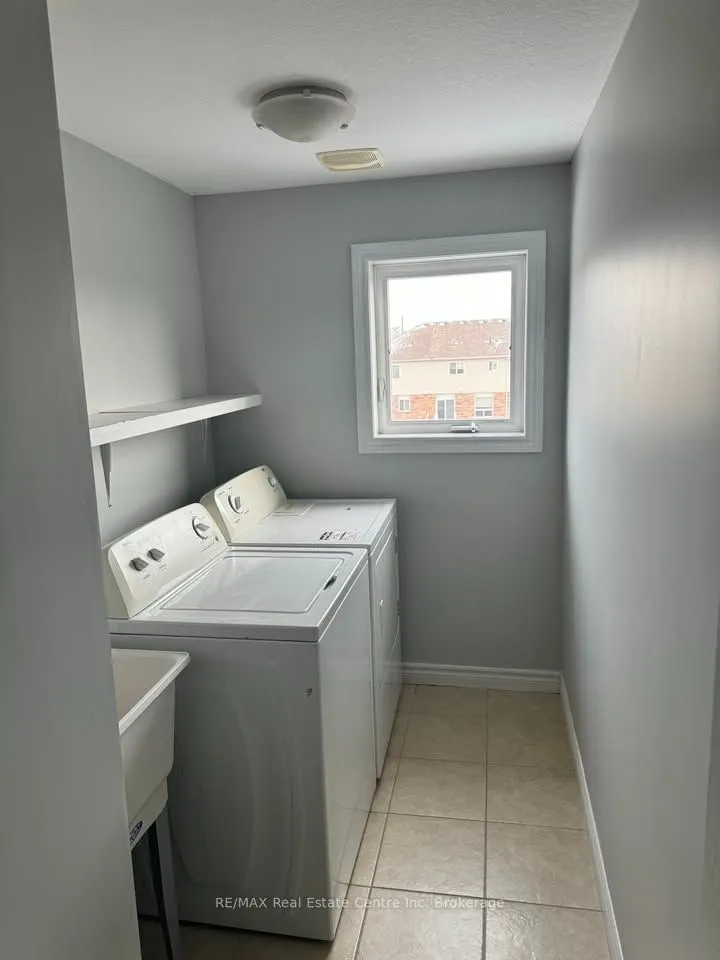 76 Clough Crescent, #UPPER