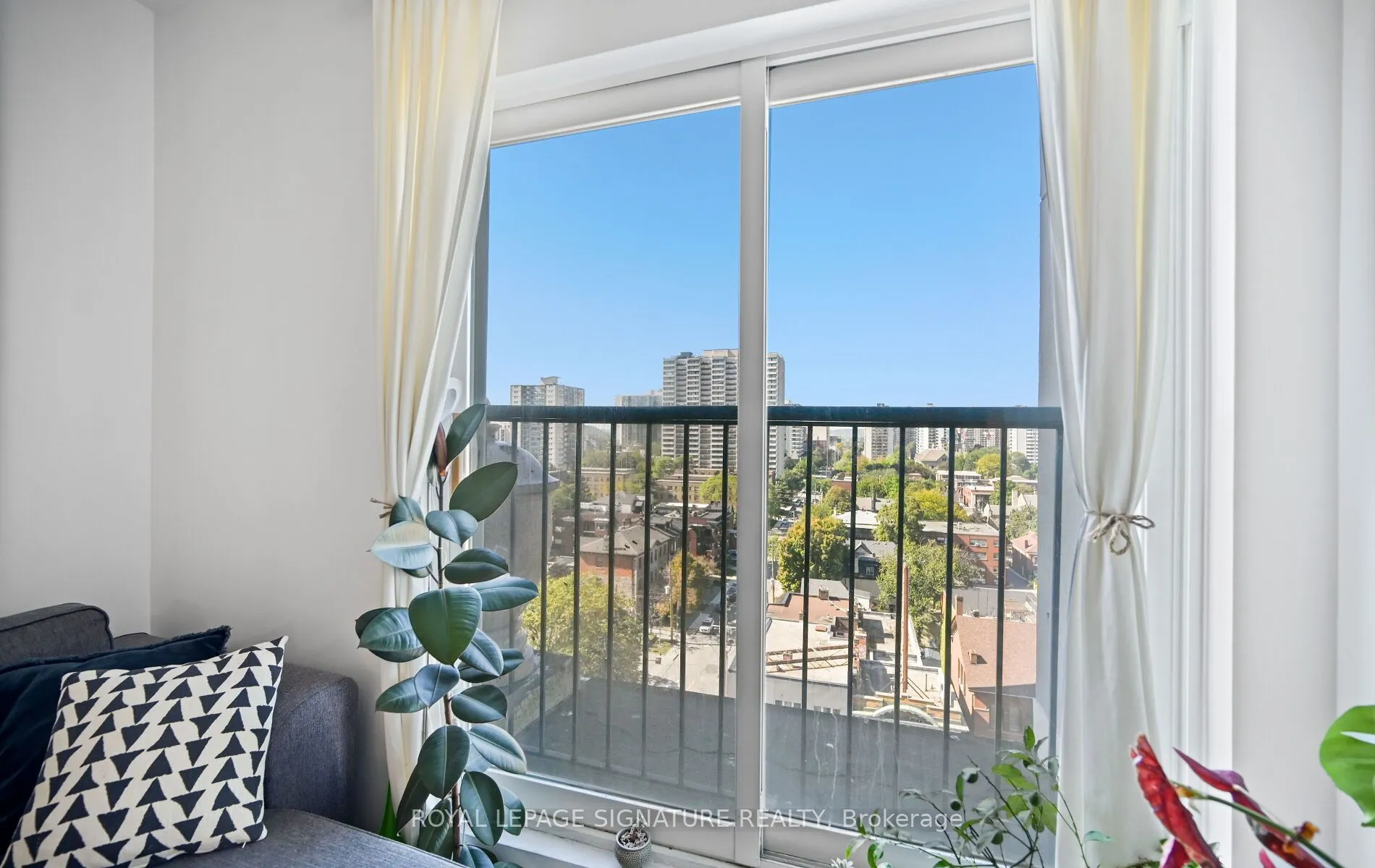 135 James Street S, #1105