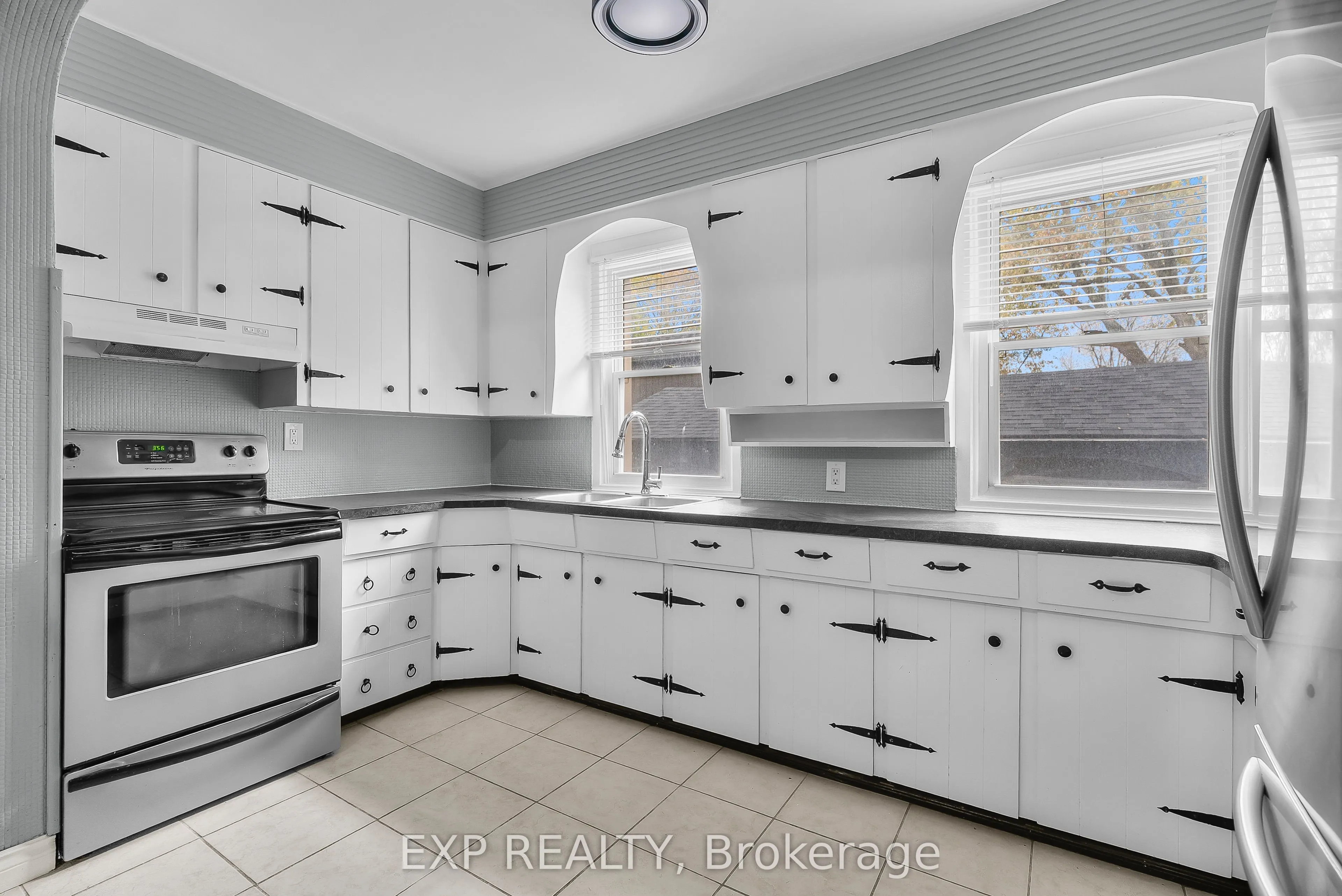 4160 Dorchester Road