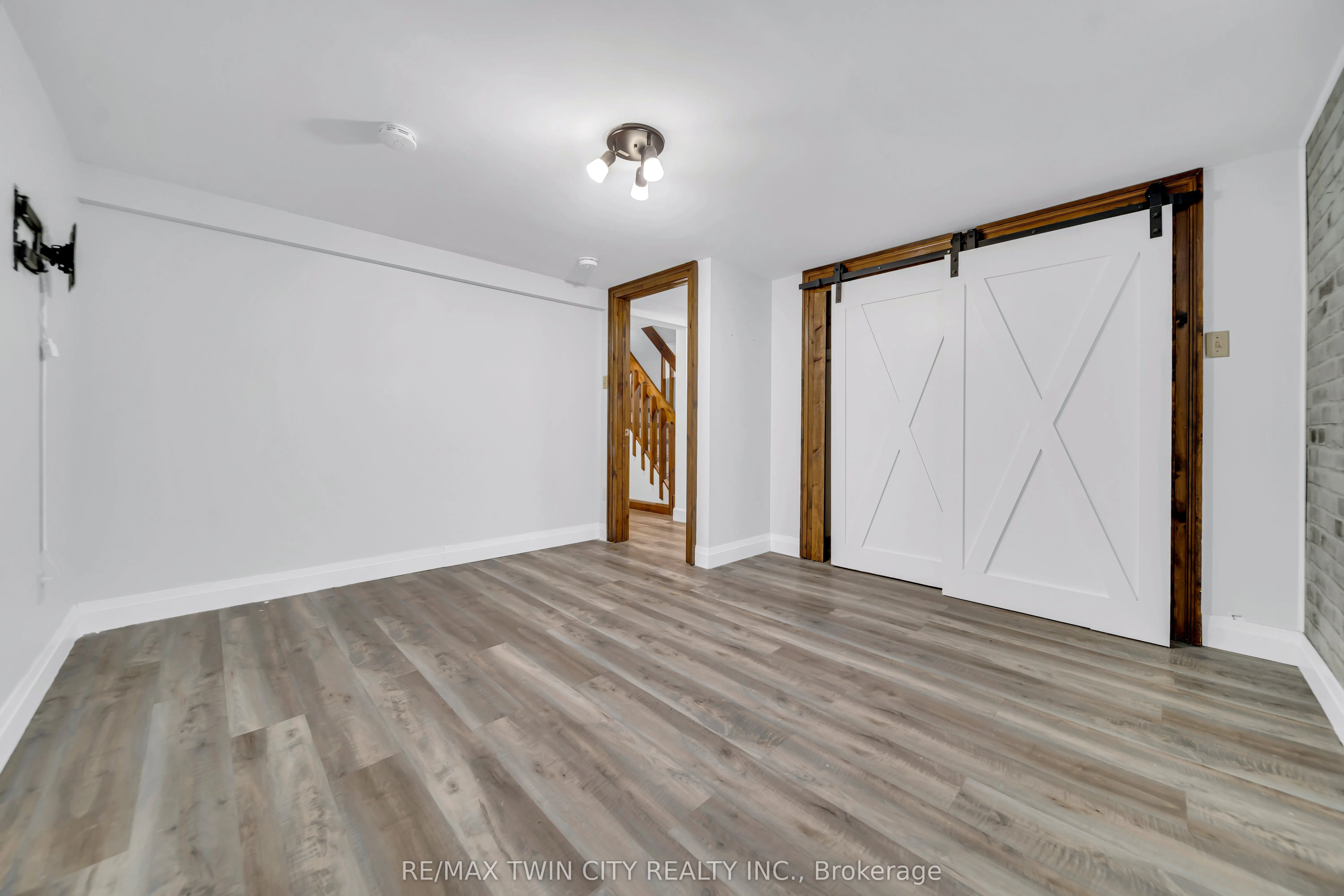 88 Glen Lake Crescent