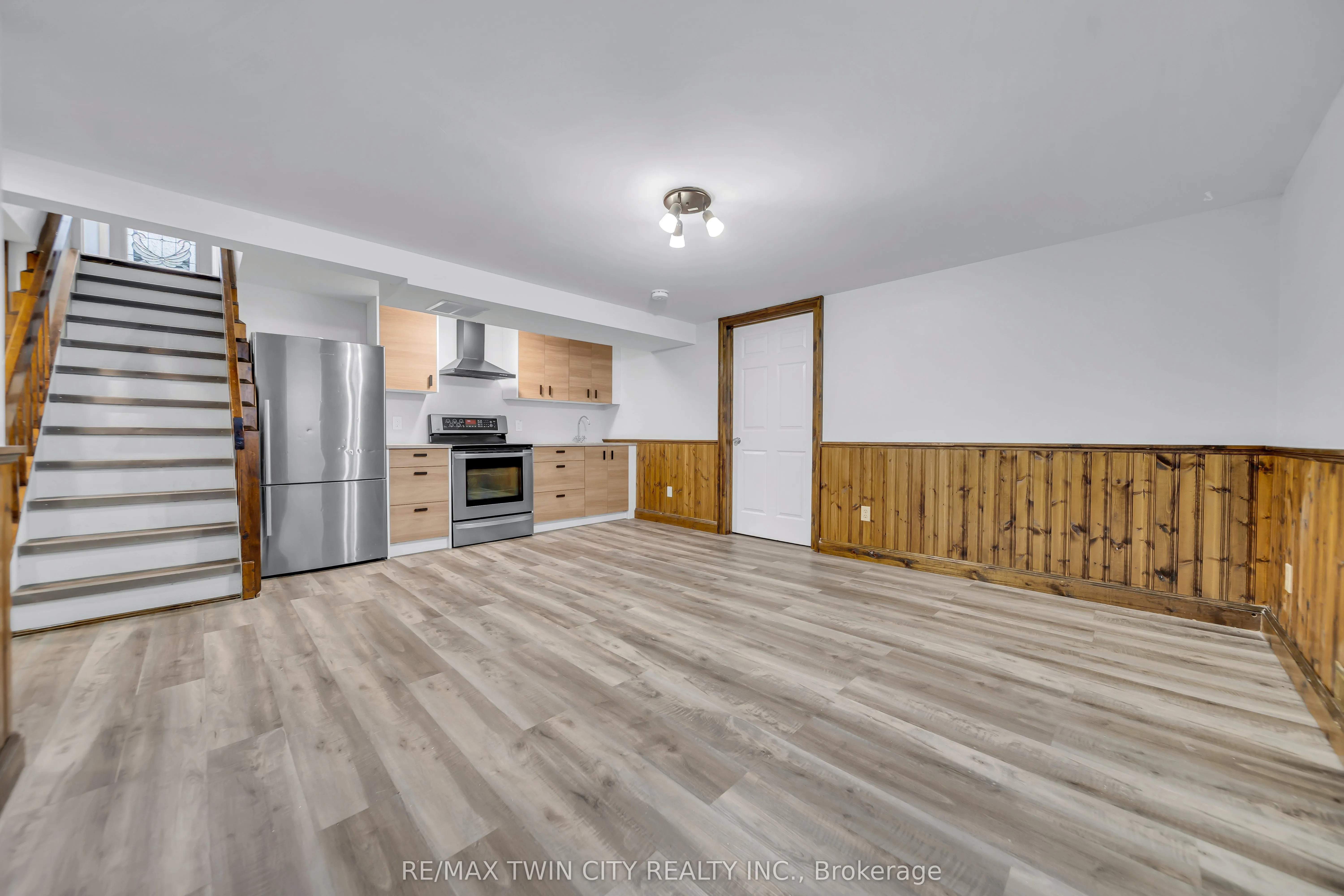 88 Glen Lake Crescent