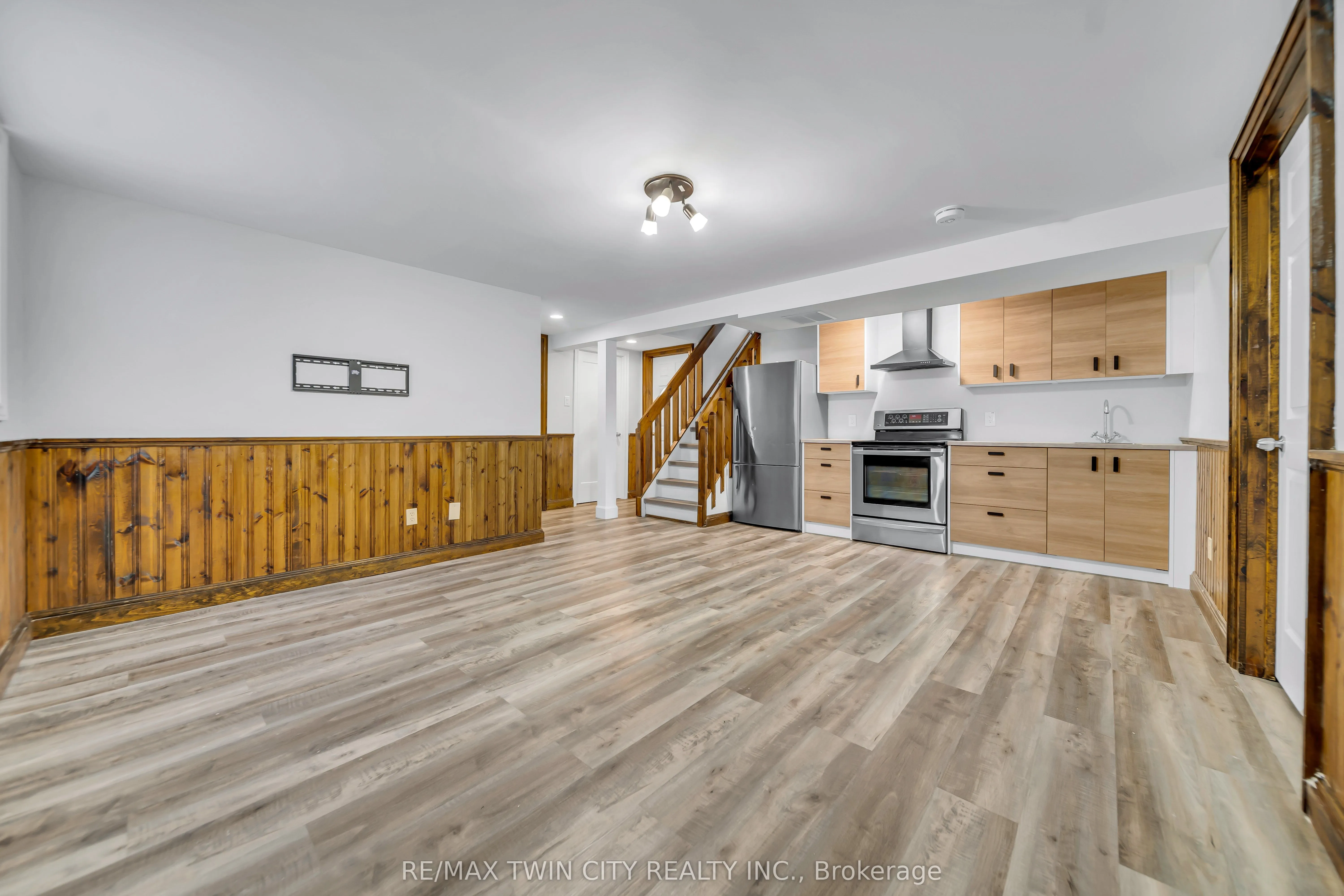 88 Glen Lake Crescent