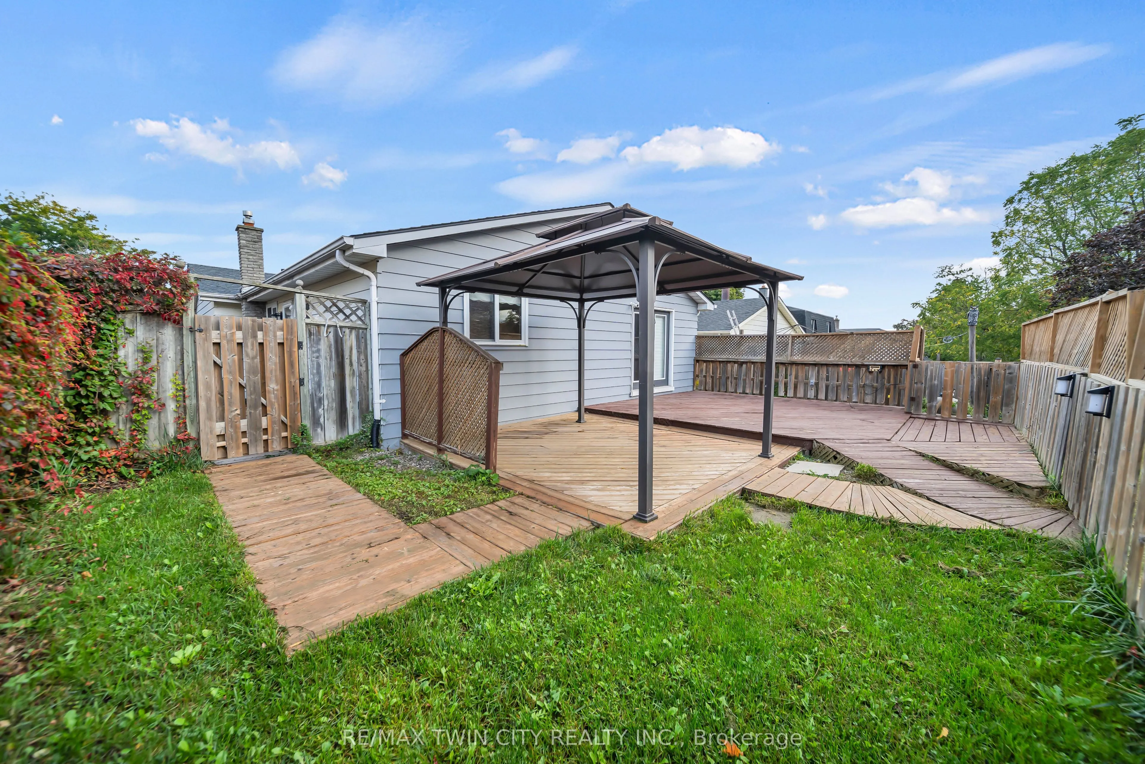 88 Glen Lake Crescent