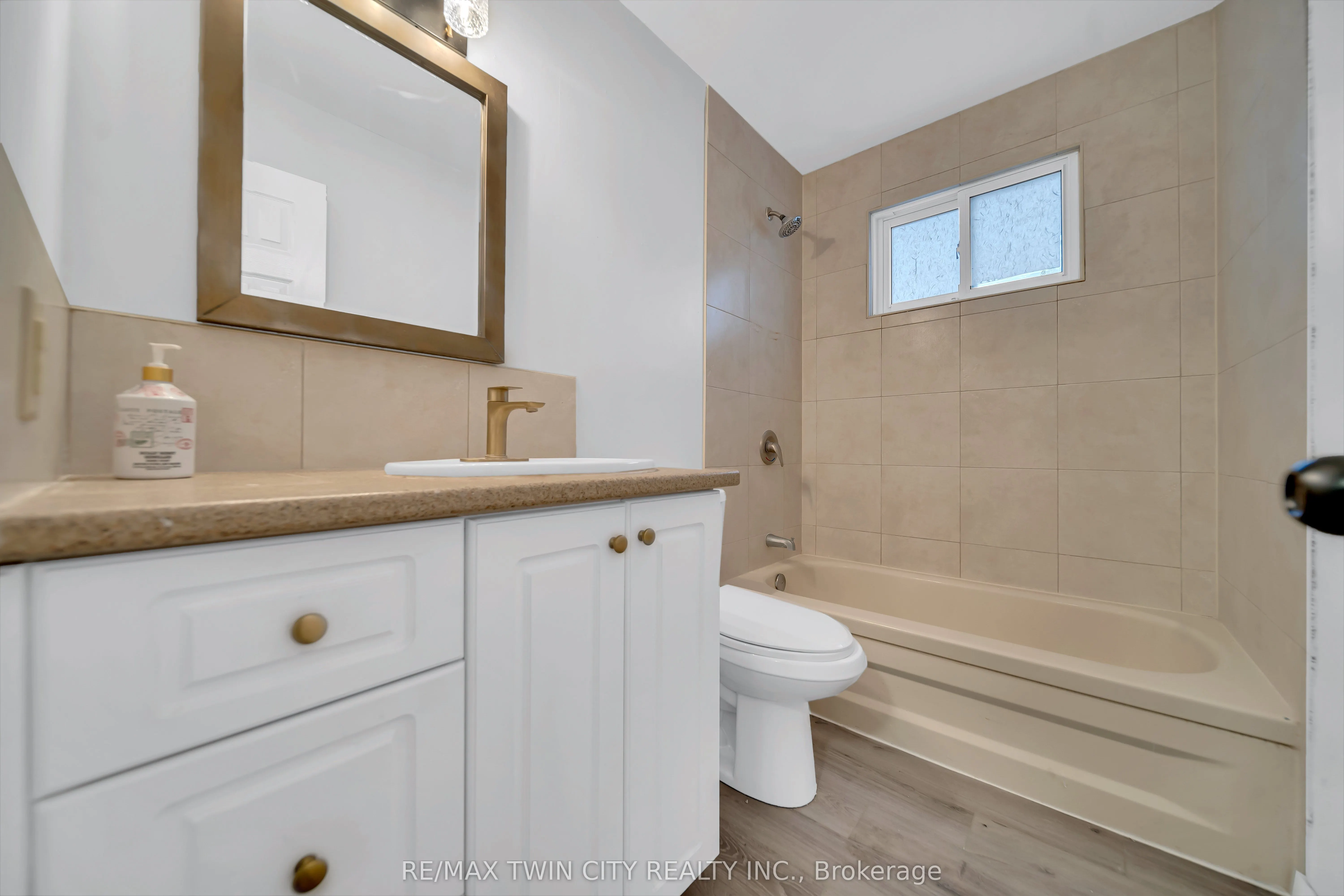 88 Glen Lake Crescent