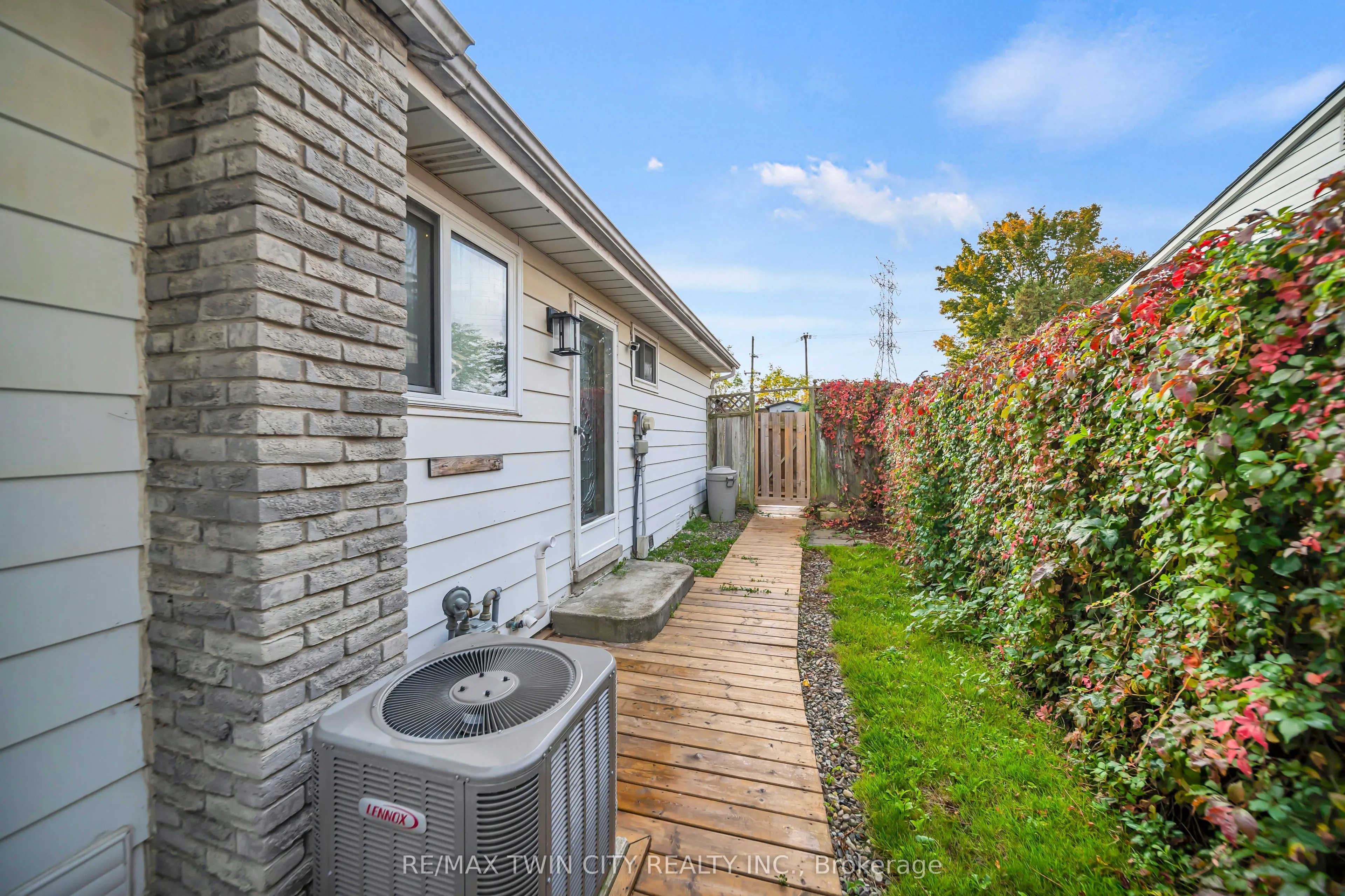 88 Glen Lake Crescent