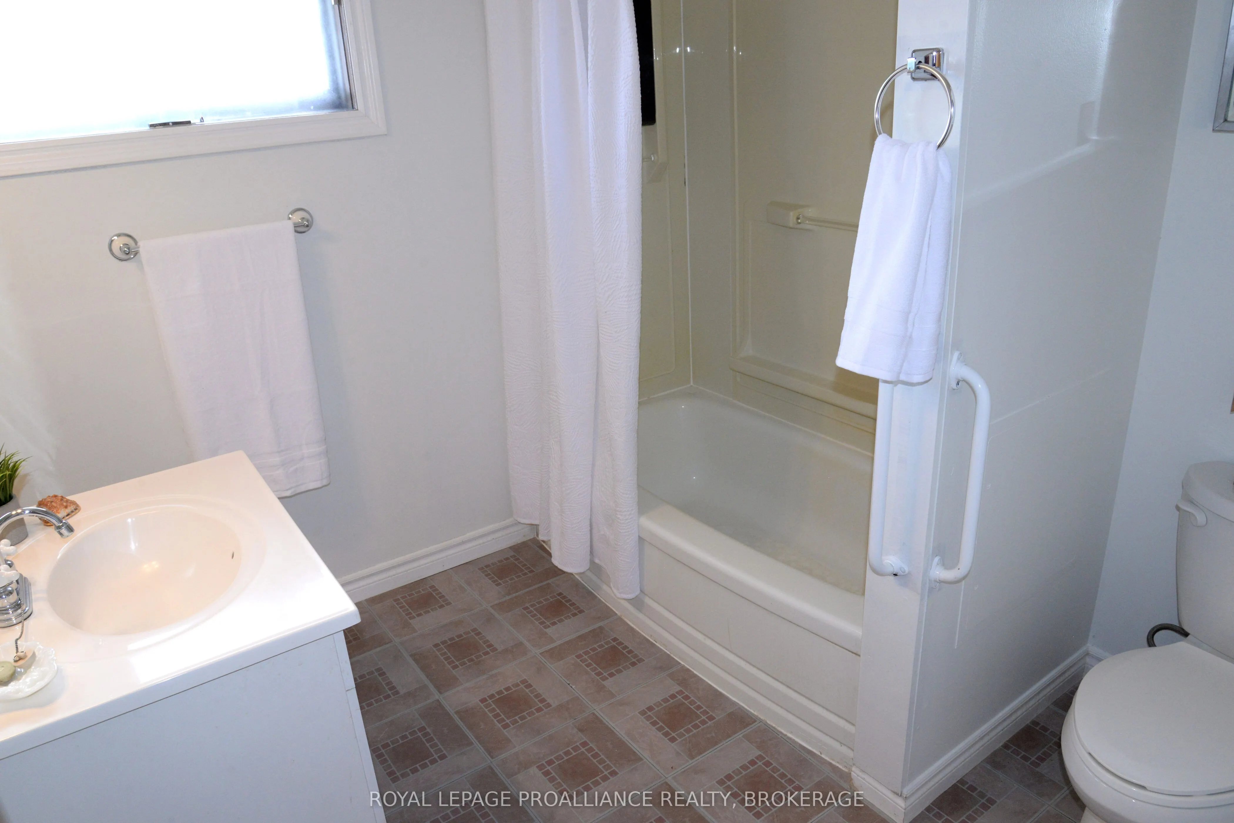 2229 Paul Boulevard N