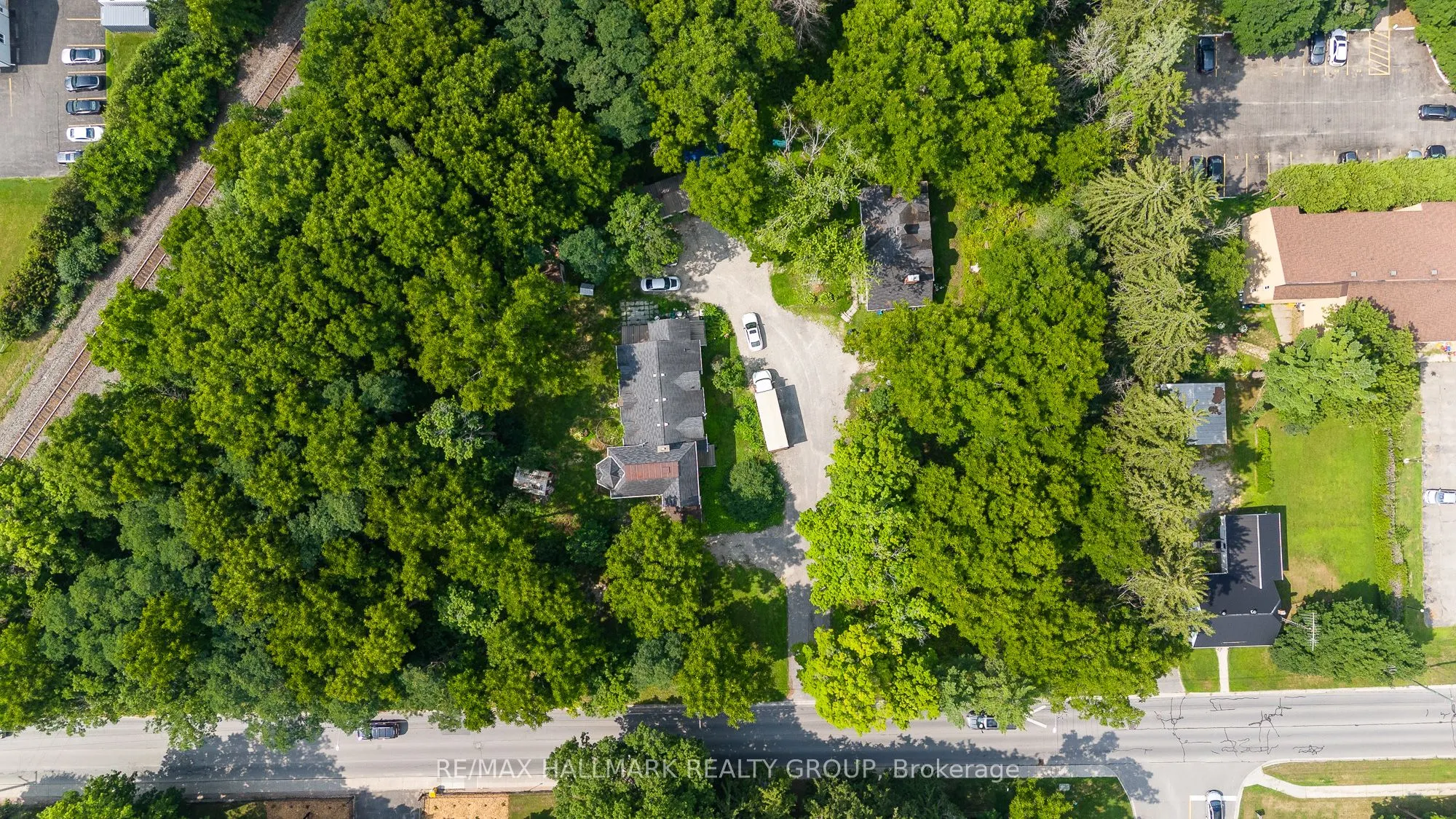 60 Drummond Street W