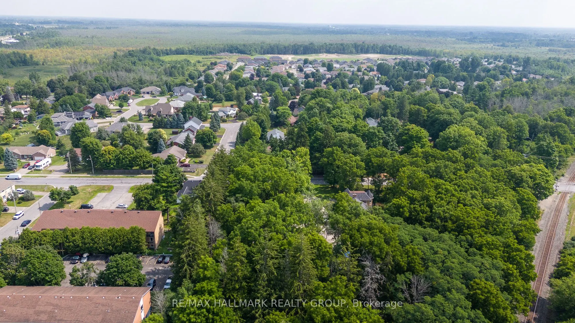 60 Drummond Street W